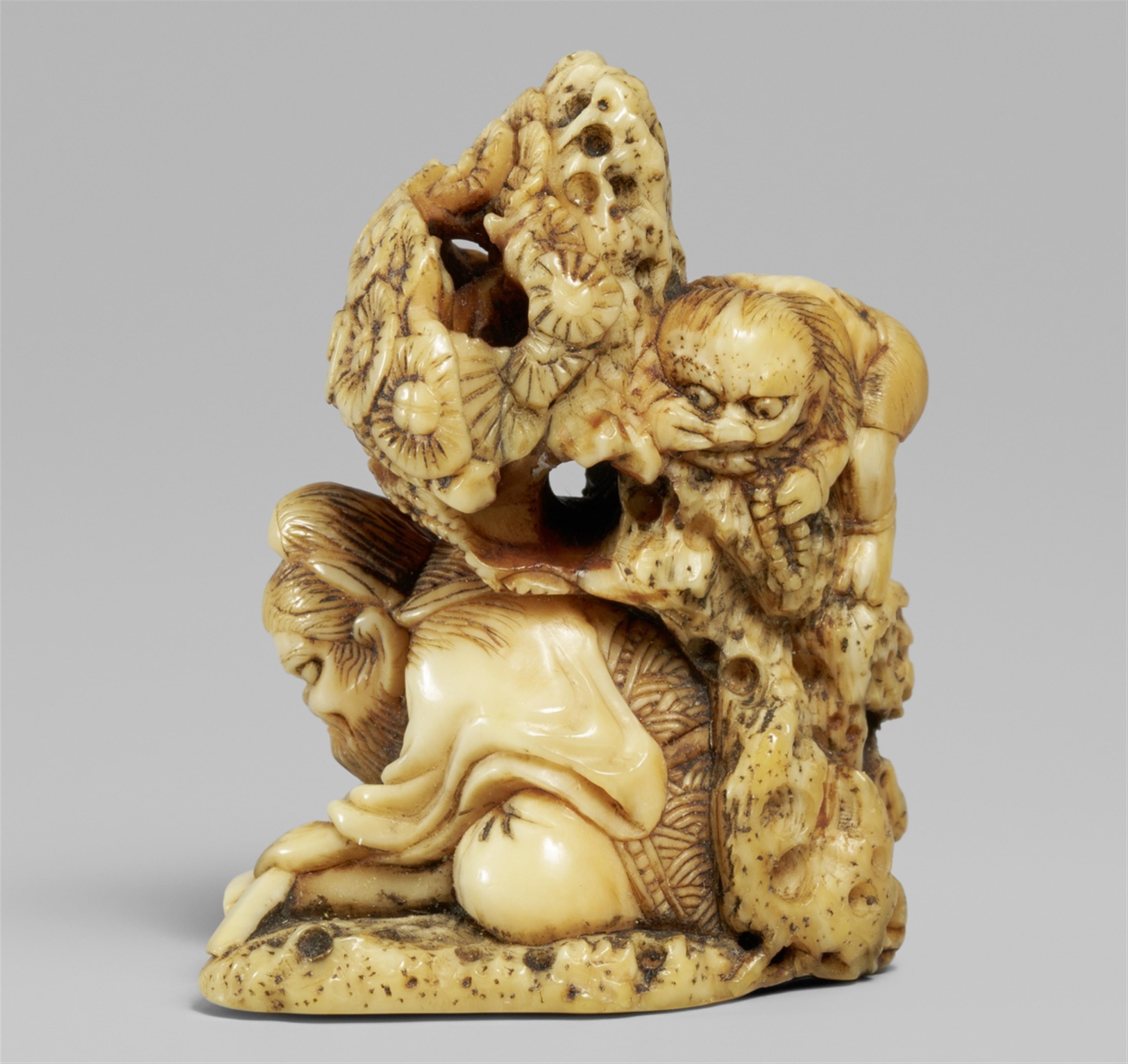 An ivory netsuke of Shôki and oni. First half/mid-19th century - image-1