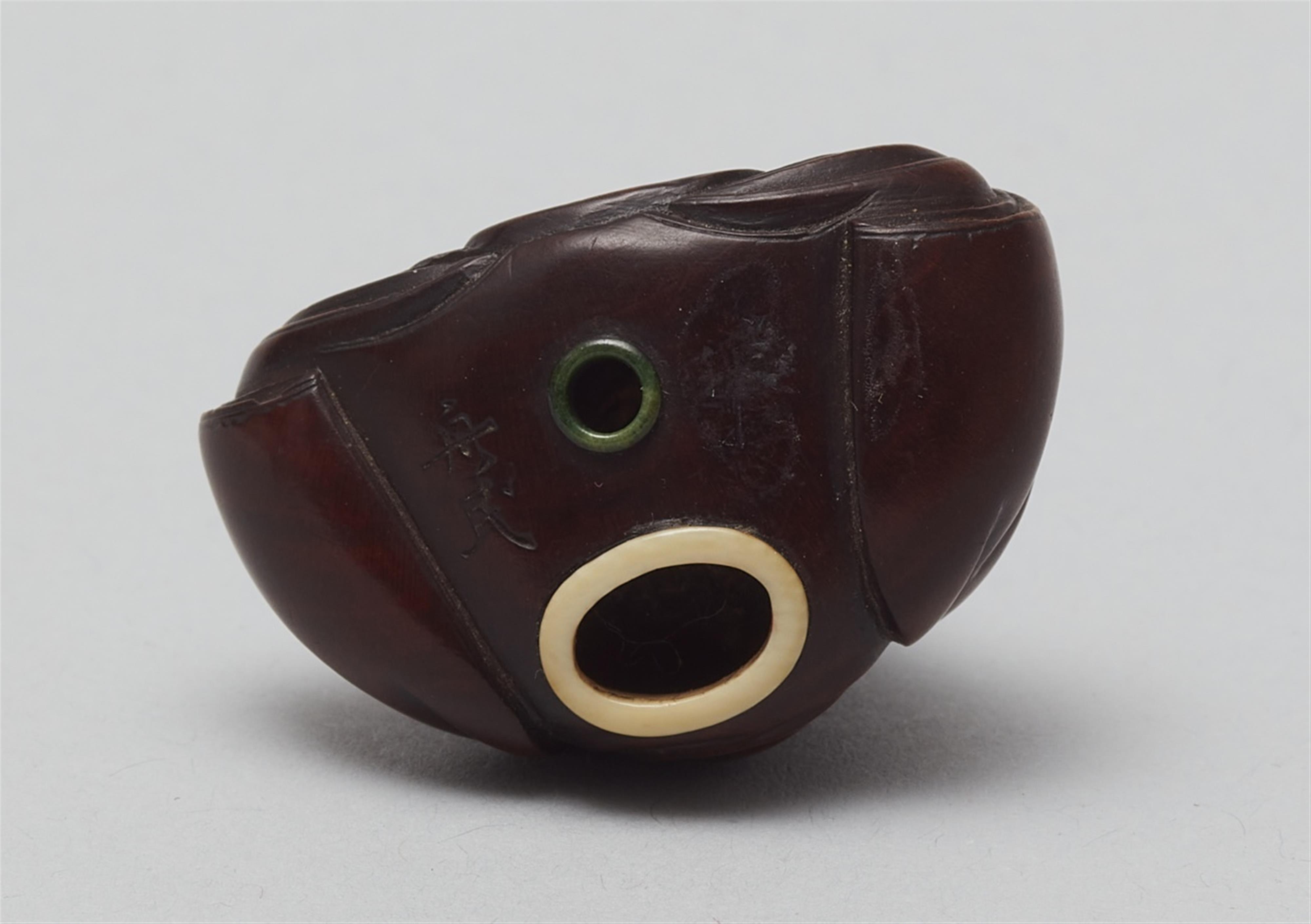 A boxwood netsuke of Daruma. Mid-19th century - image-5