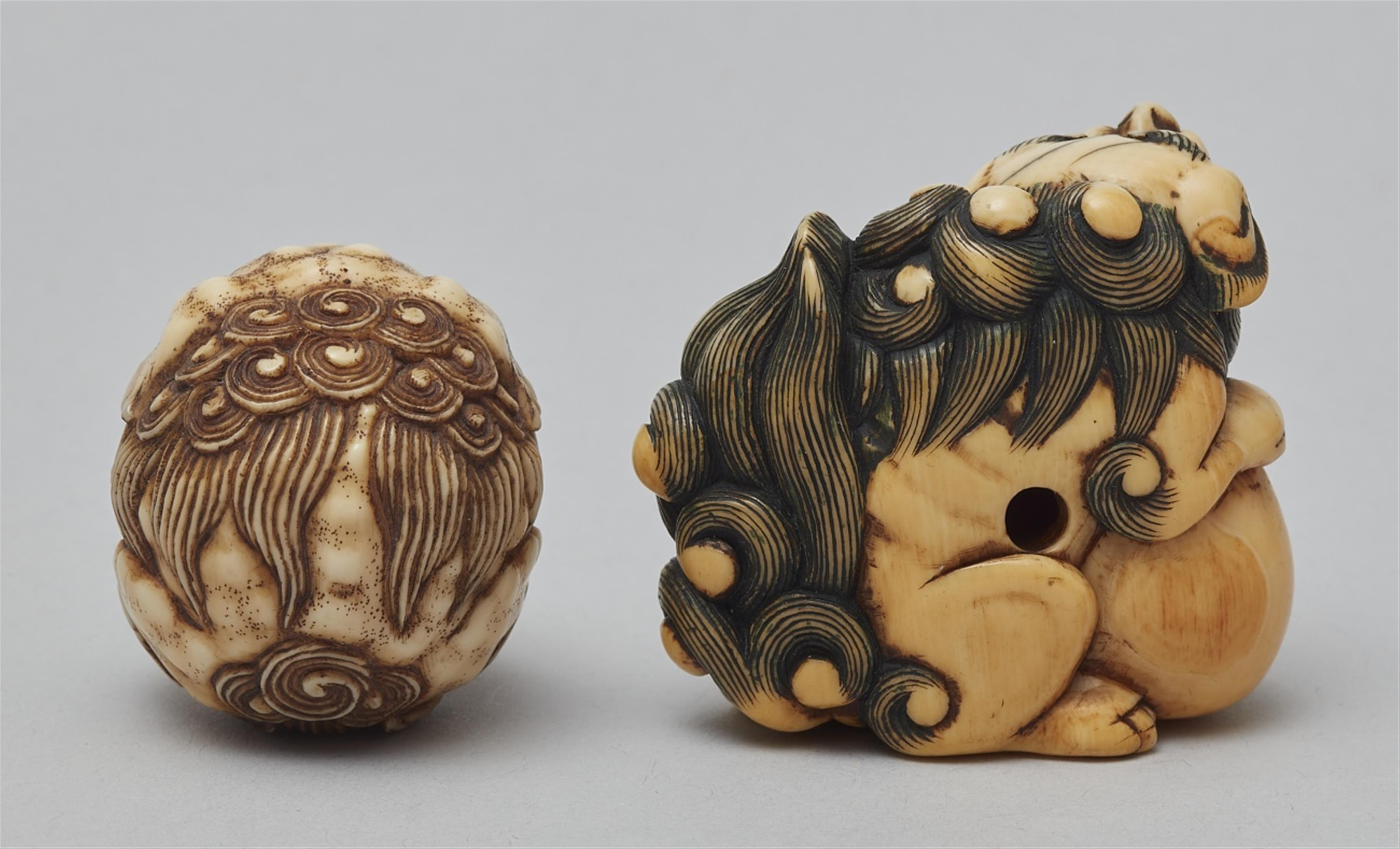 Two ivory netsuke of shishi. 19th century - image-3