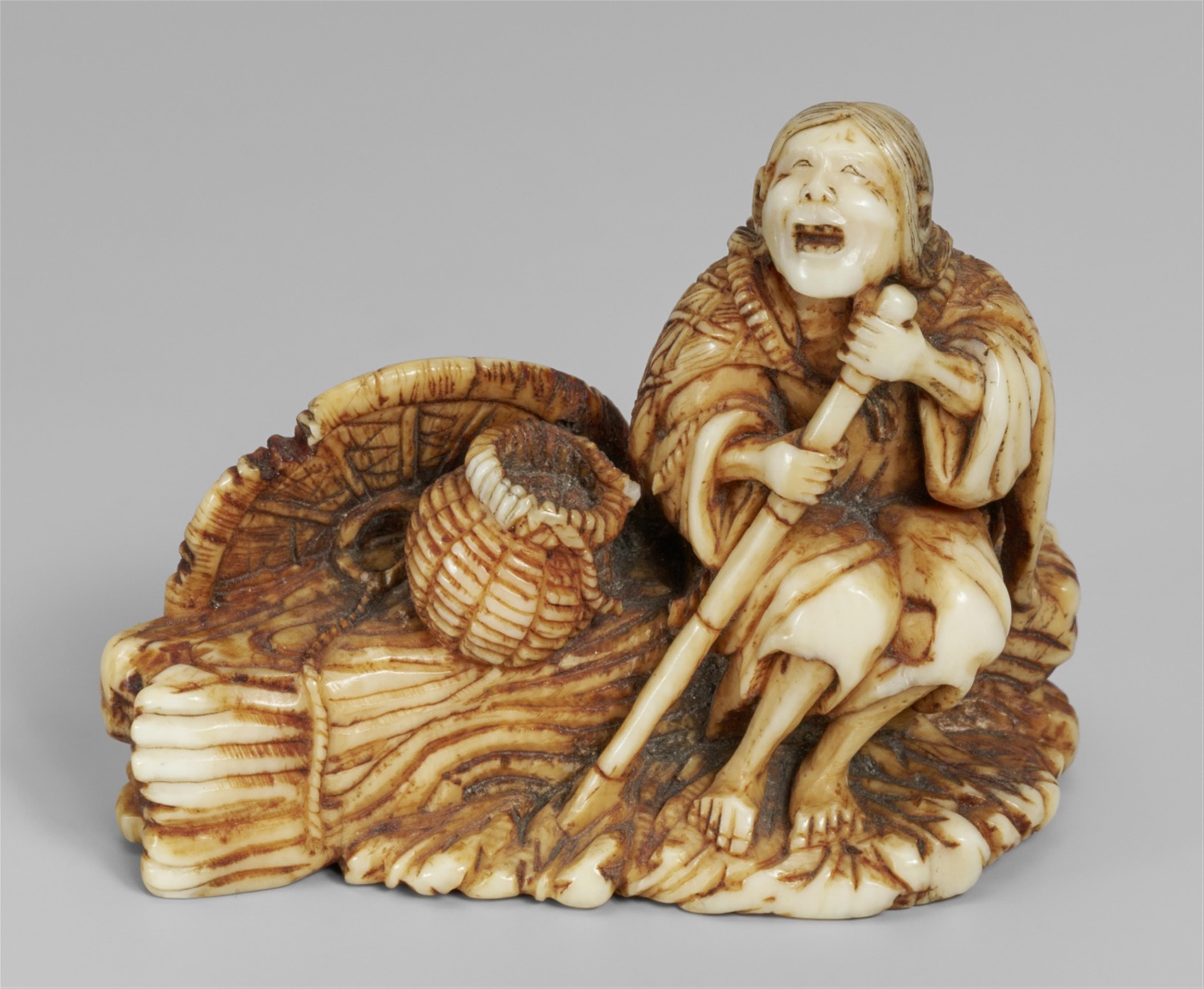 A stained ivory netsuke of Ono no Komachi. 19th century - image-1