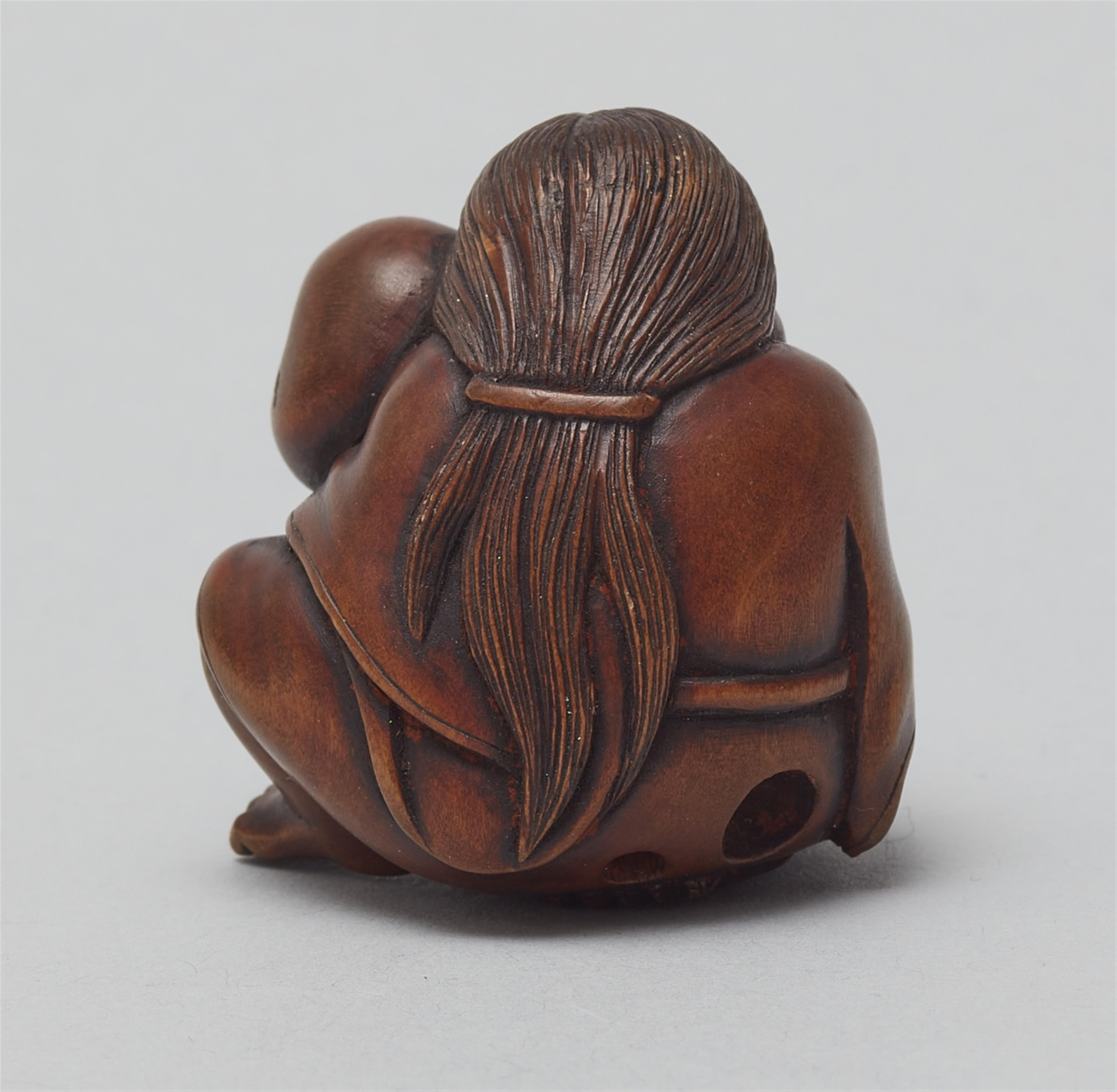 A boxwood shunga netsuke of Okame. 19th century - image-3