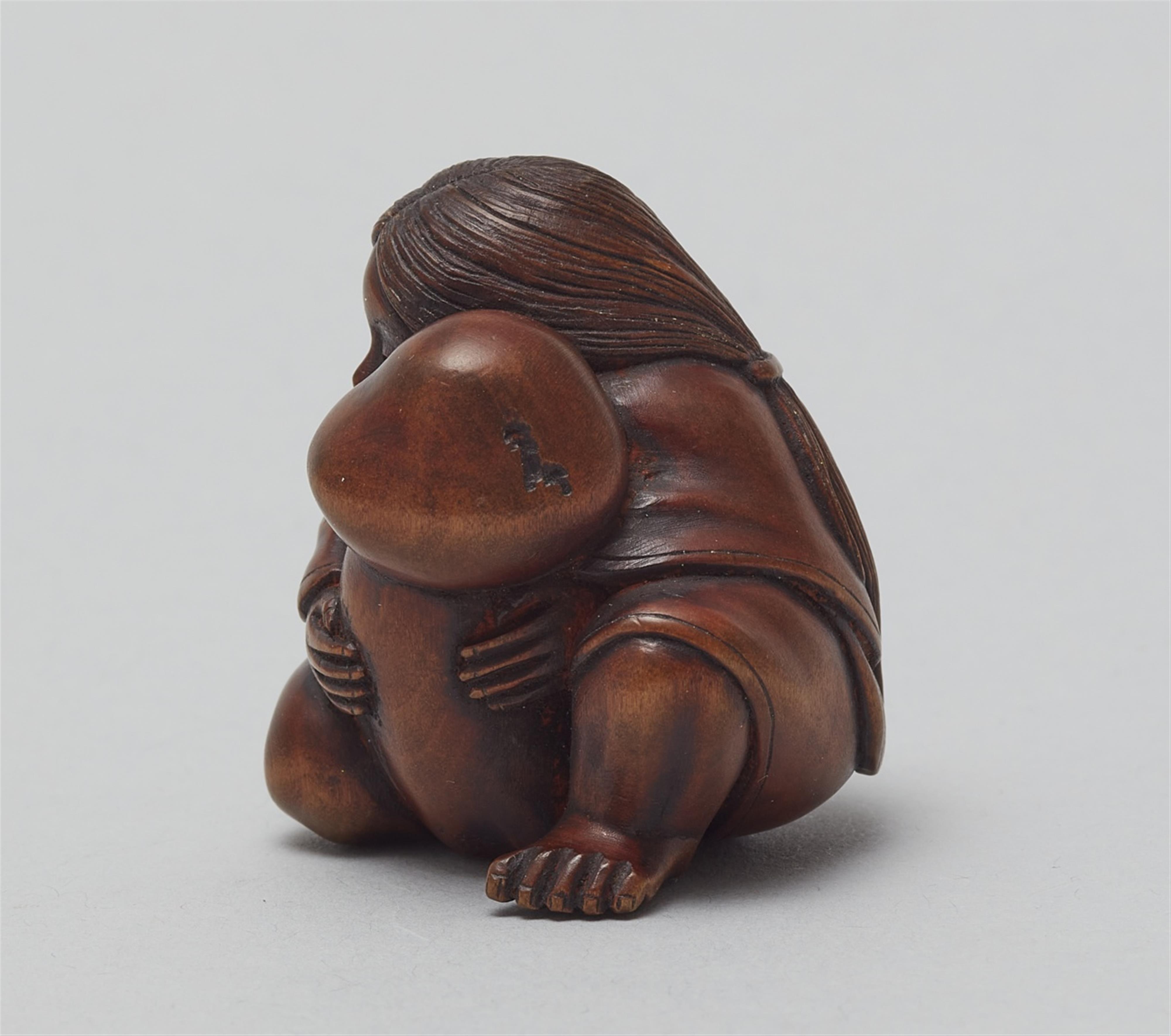 A boxwood shunga netsuke of Okame. 19th century - image-4