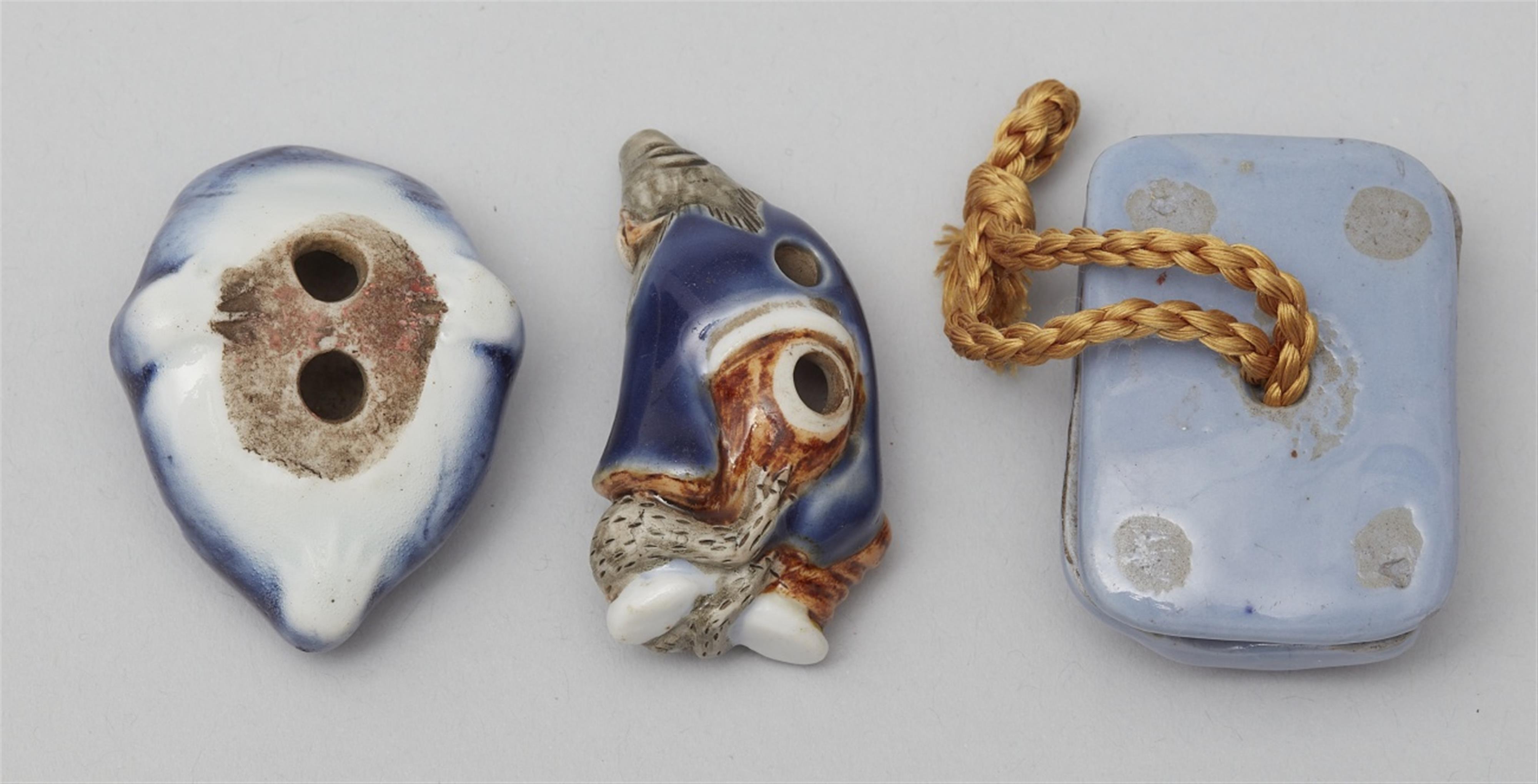 Three porcelain netsuke. 19th century - image-2