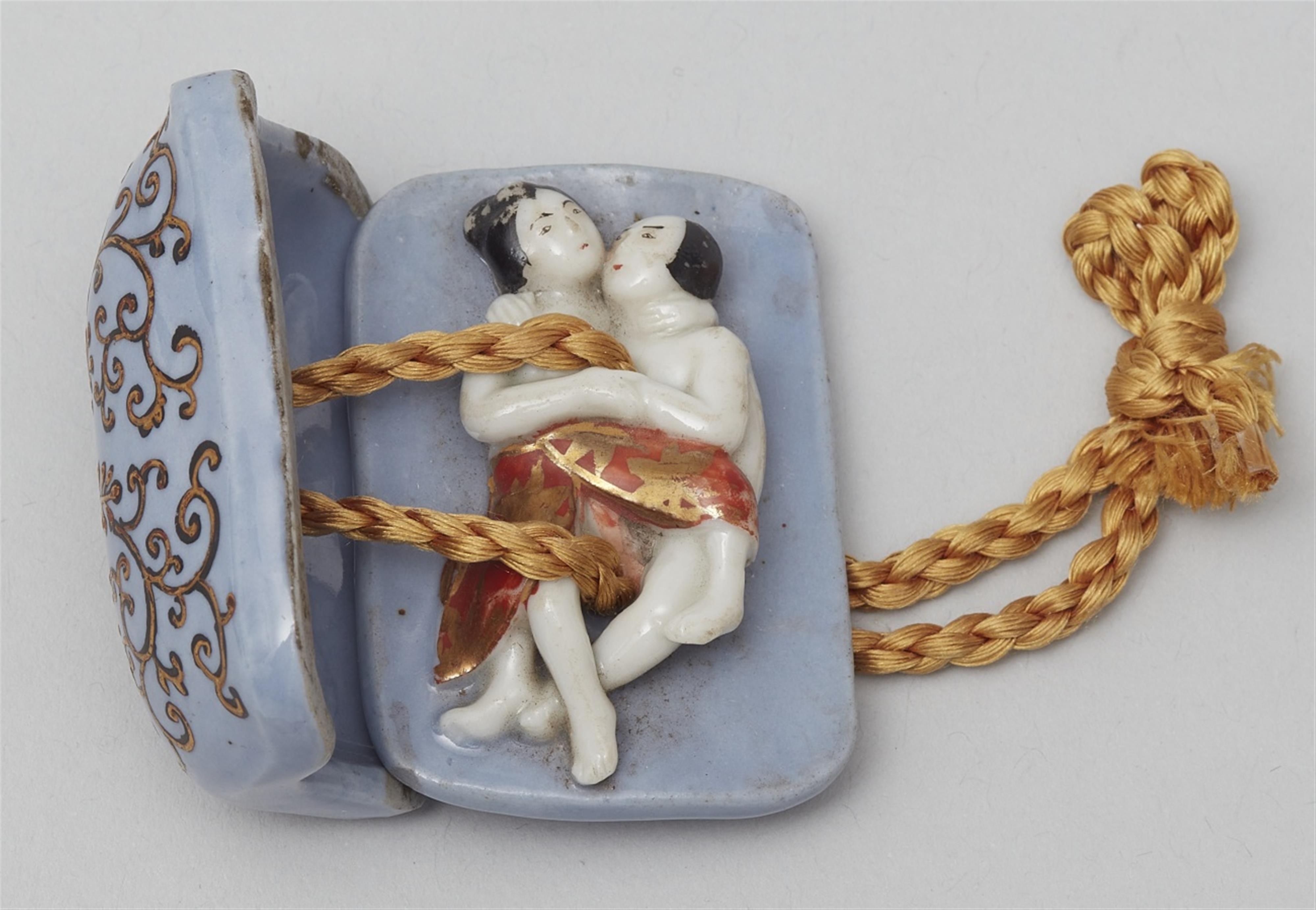 Three porcelain netsuke. 19th century - image-3