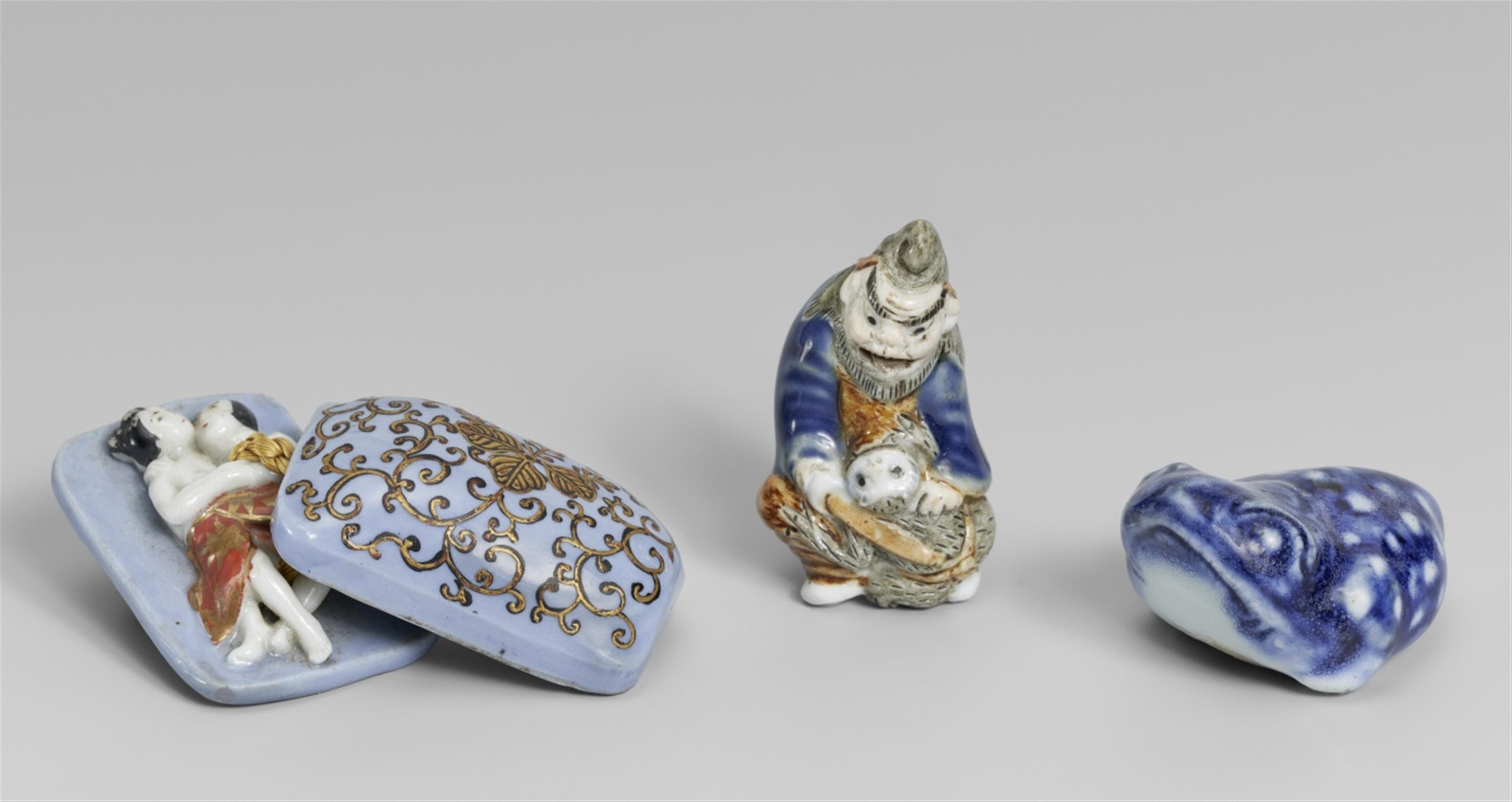 Three porcelain netsuke. 19th century - image-1