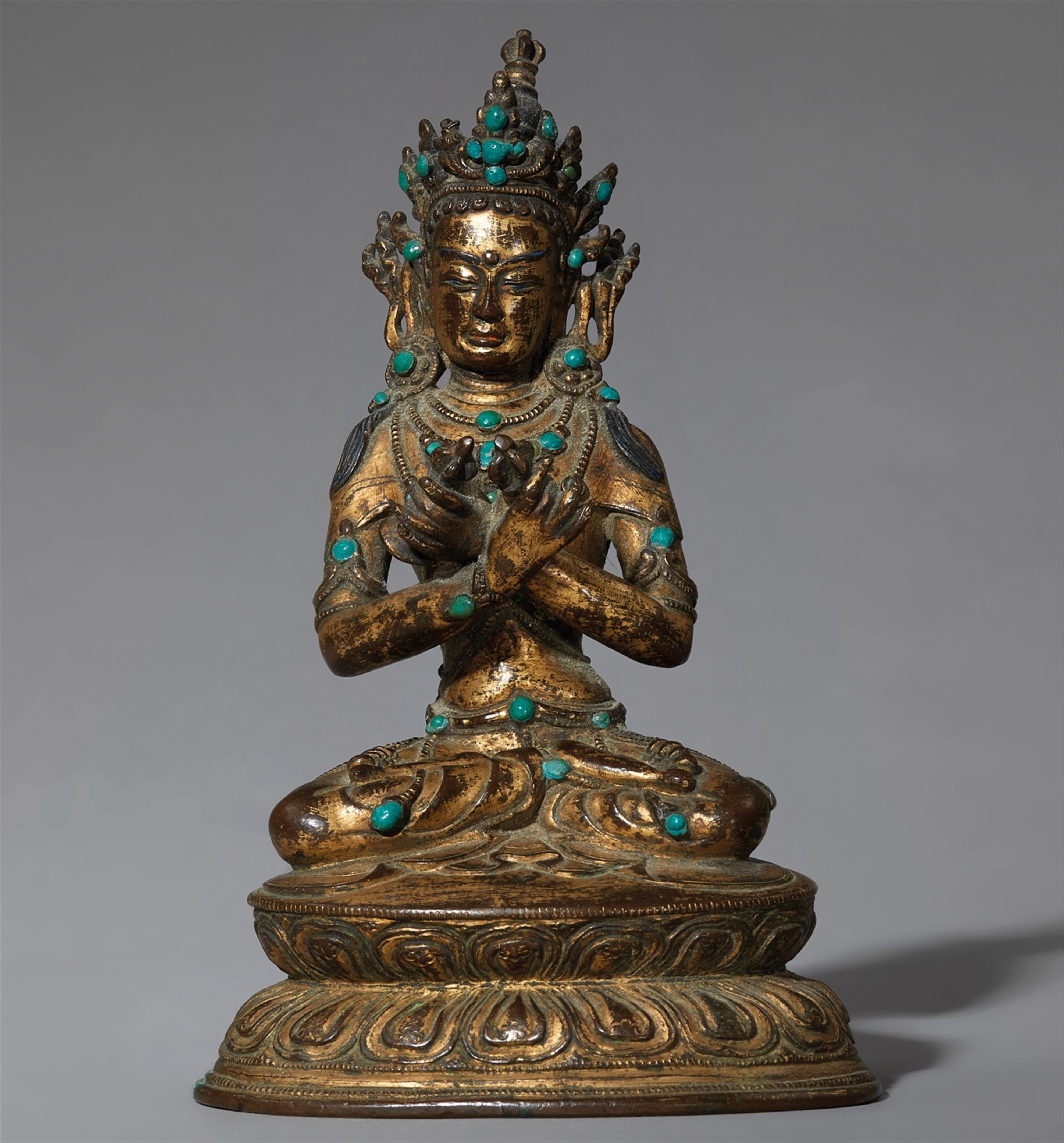 A Tibetan gilt bronze figure of Vajradhara. 16th century - image-1