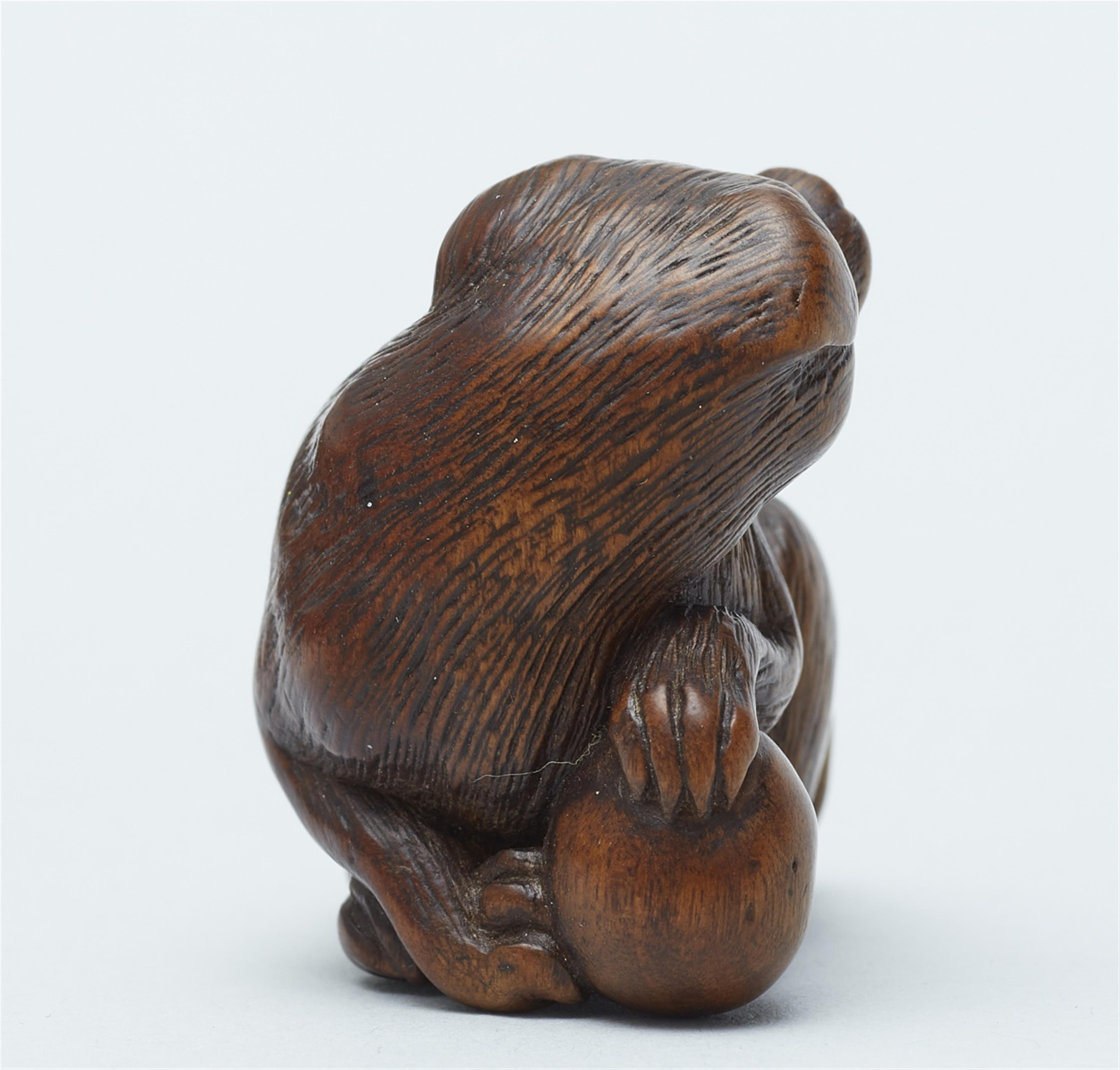 A wood netsuke of a dog. 19th century - image-3