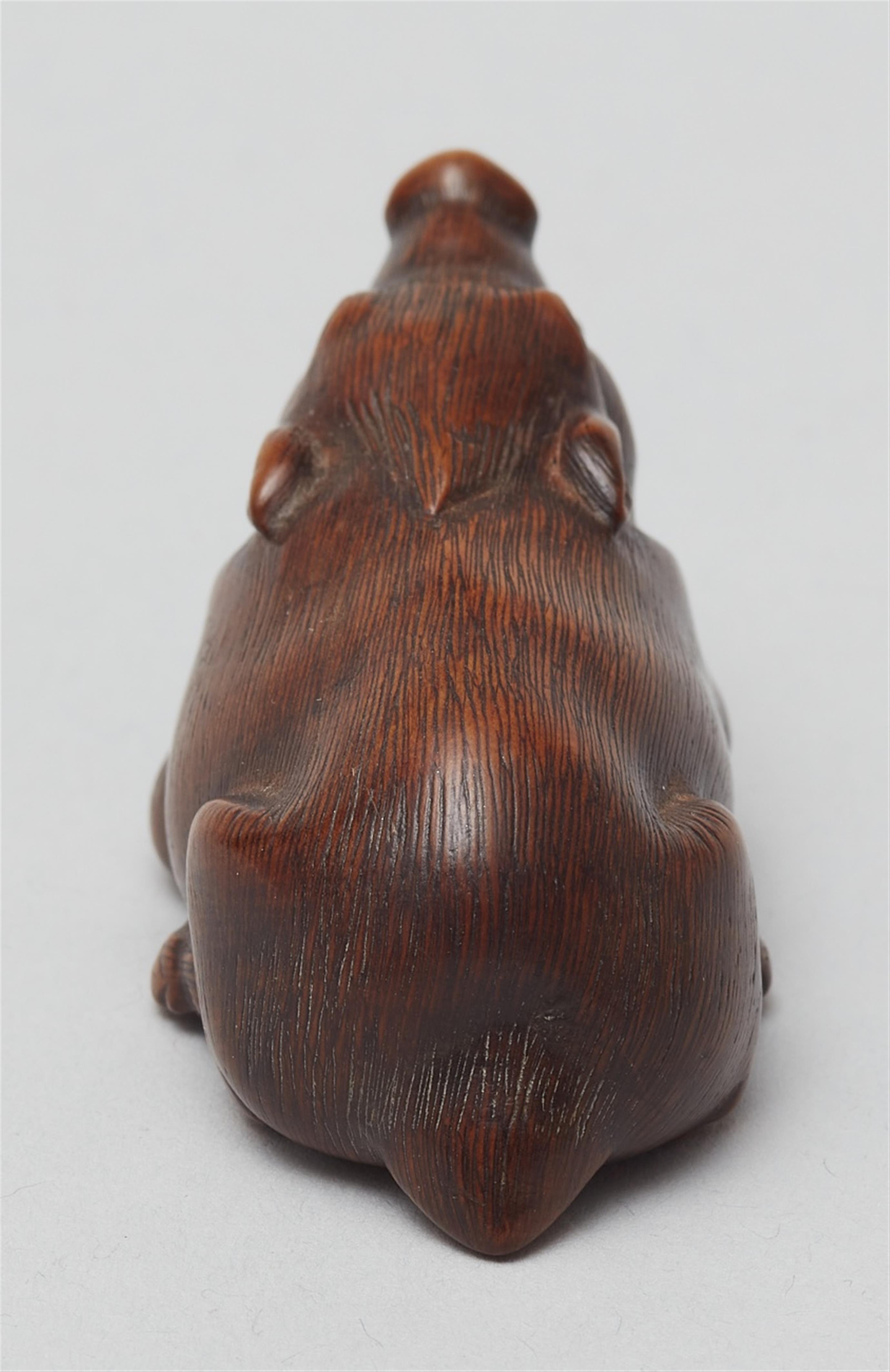 A boxwood netsuke of a boar. 19th century - image-5