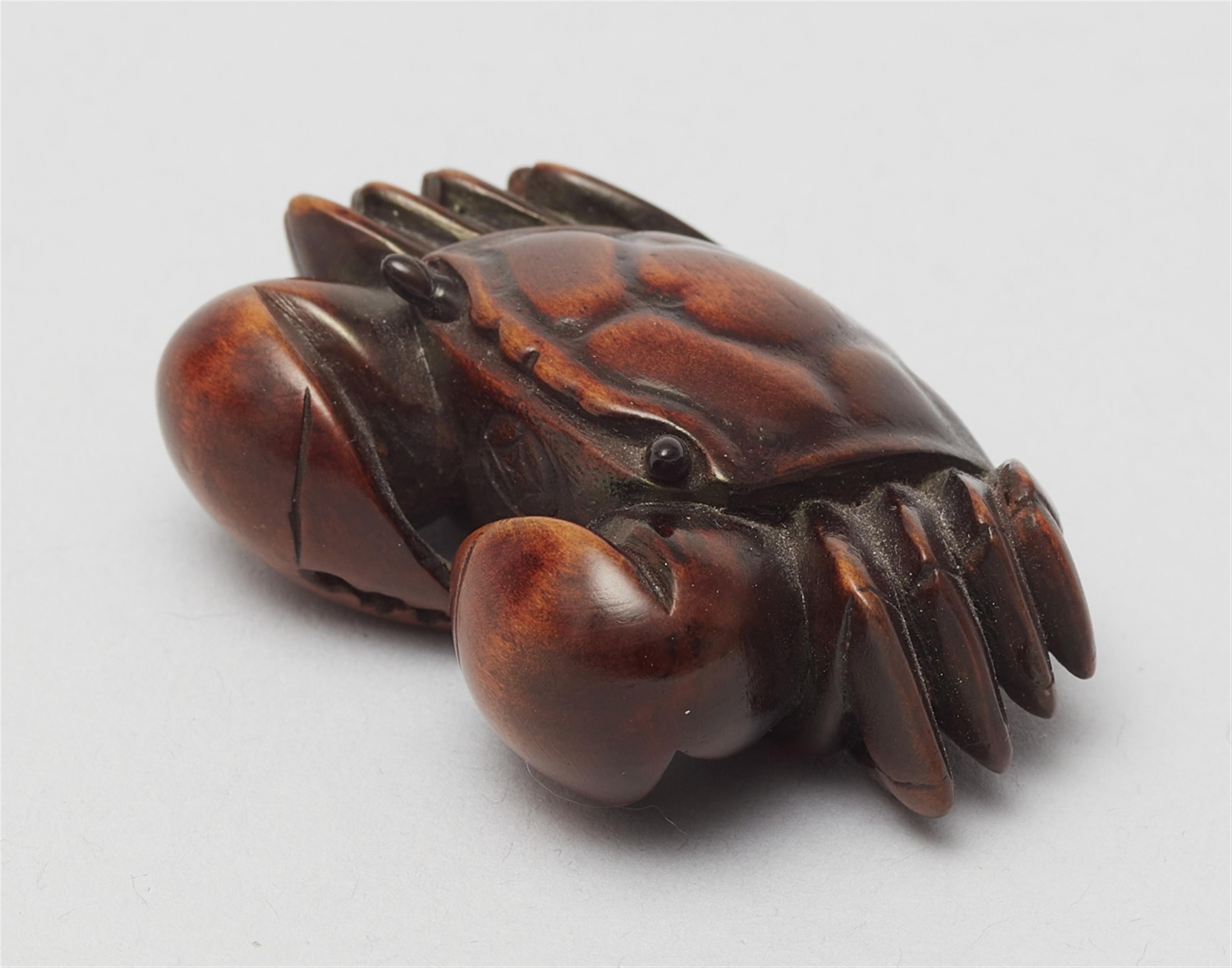 A boxwood netsuke of a crab. Second half 19th century - image-2