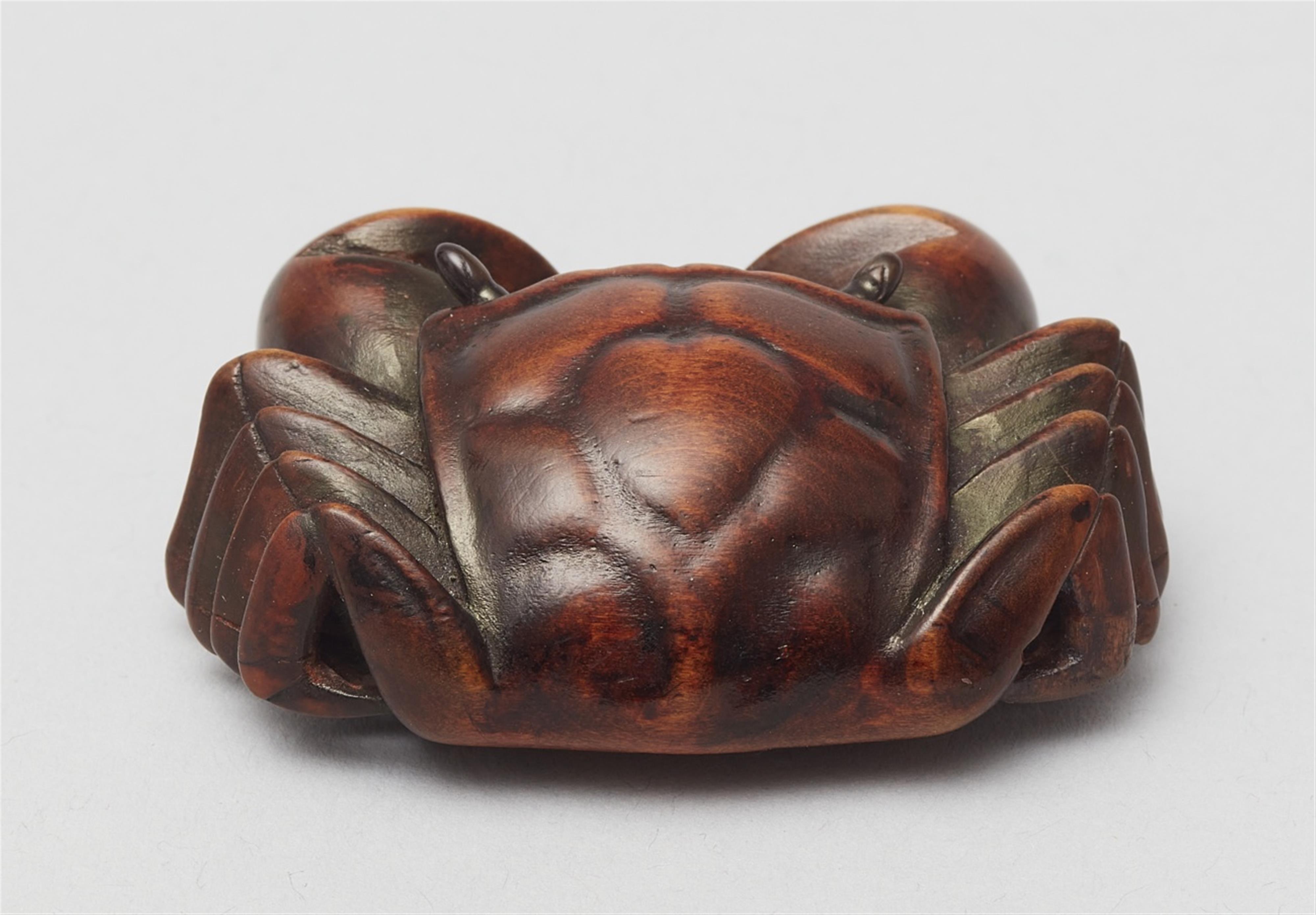 A boxwood netsuke of a crab. Second half 19th century - image-4