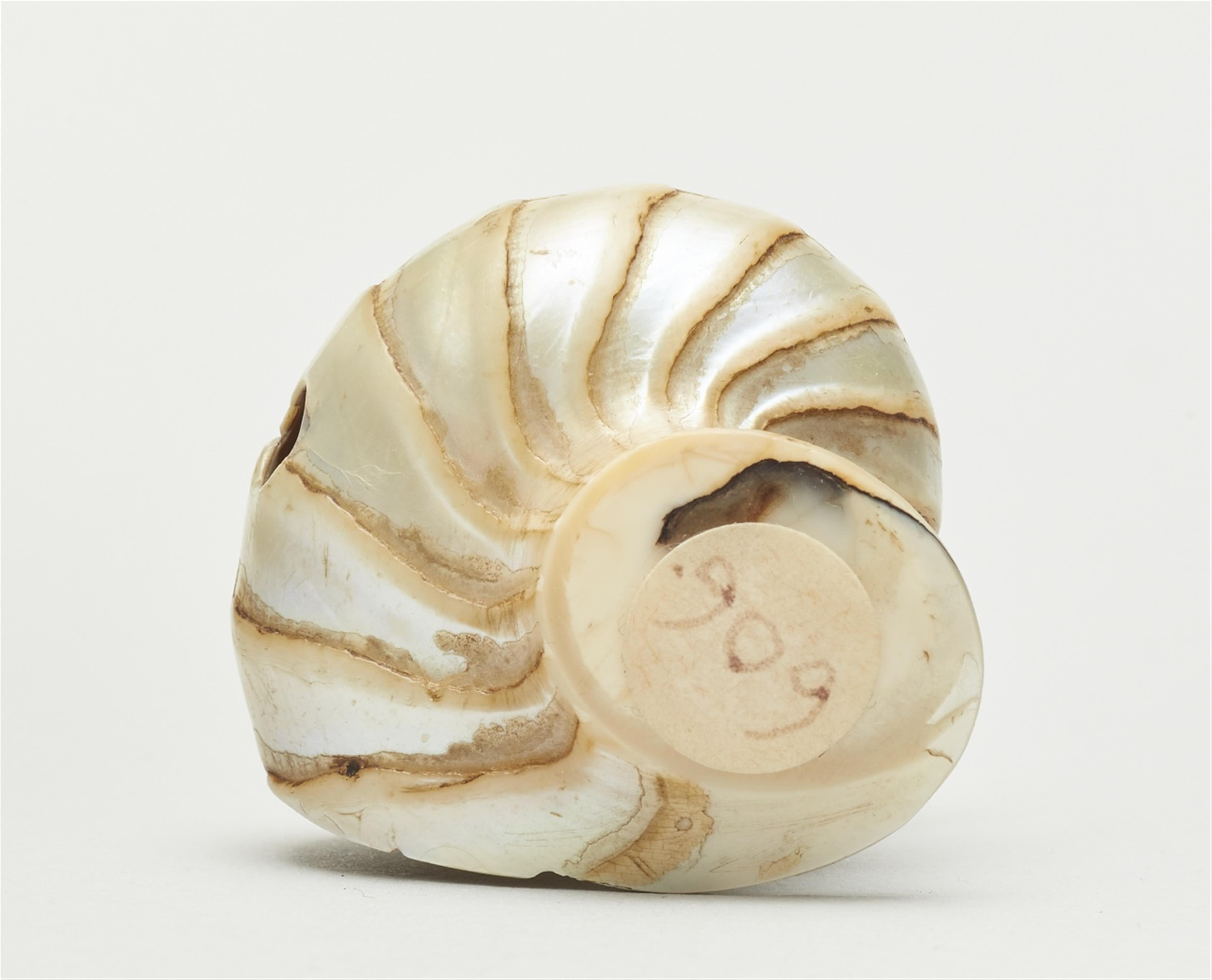 A nautilus shell netsuke of the inner core. Second half 19th century - image-3