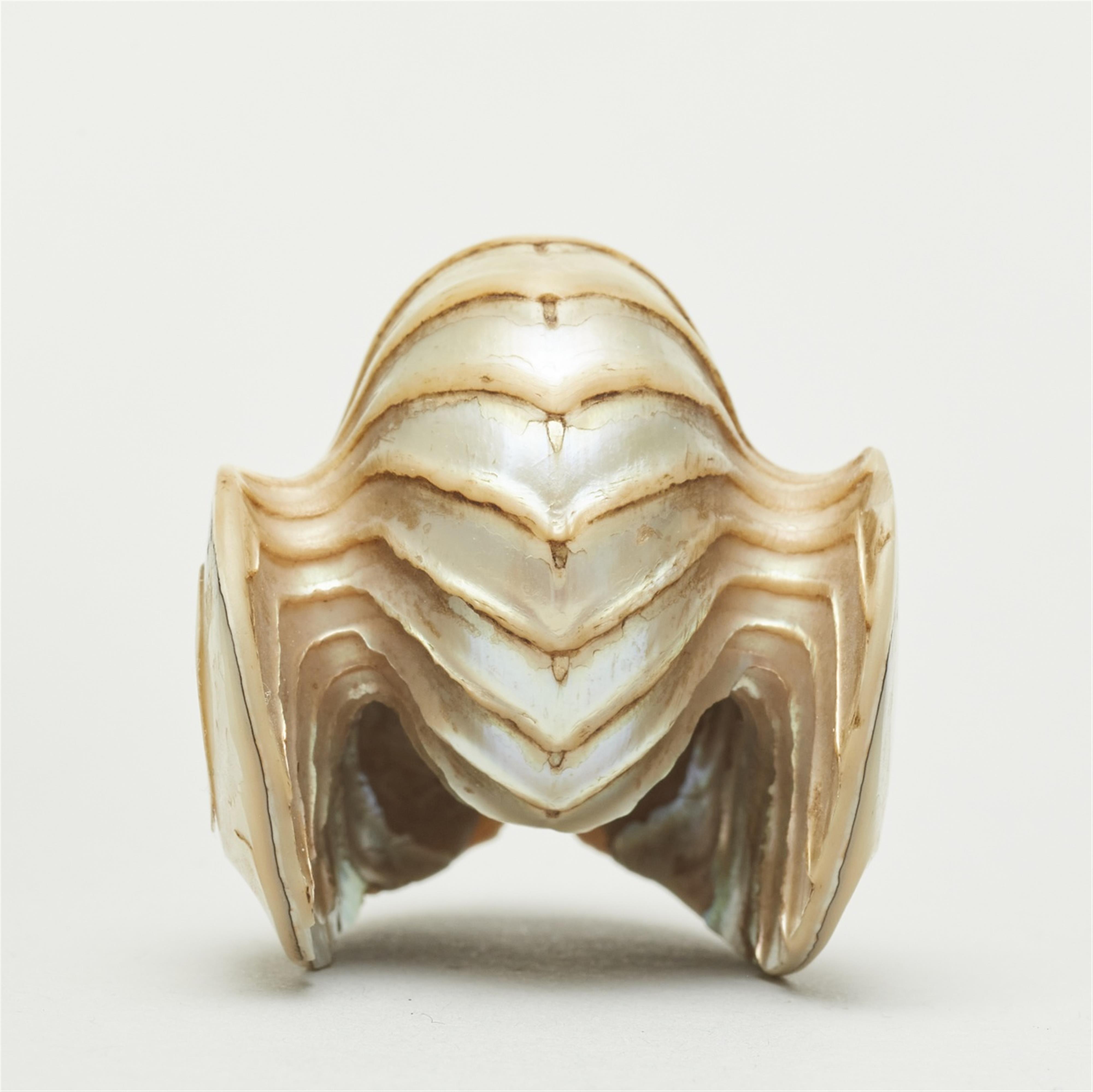 A nautilus shell netsuke of the inner core. Second half 19th century - image-5