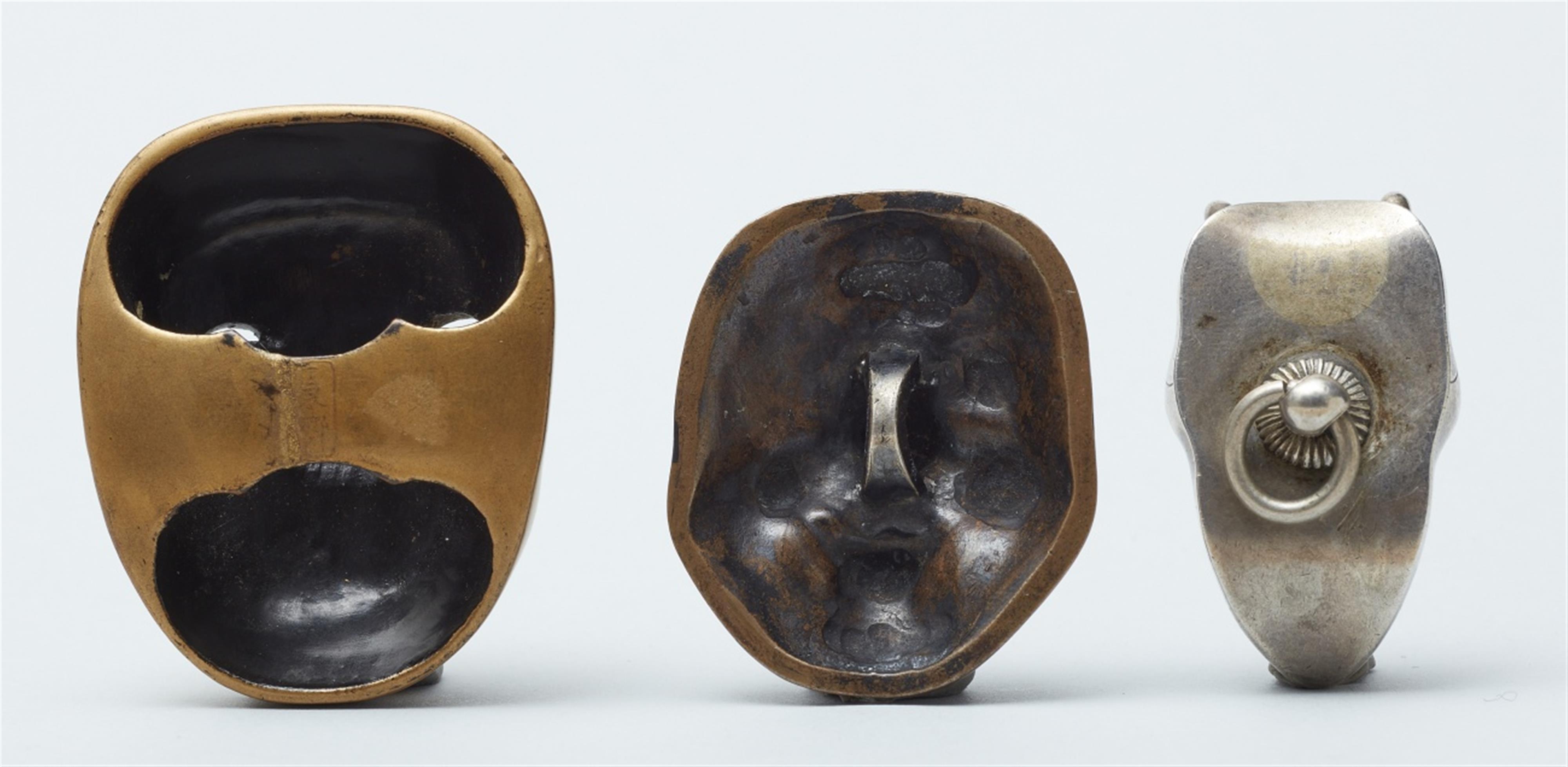 Three mask netsuke. Second half 19th century - image-2