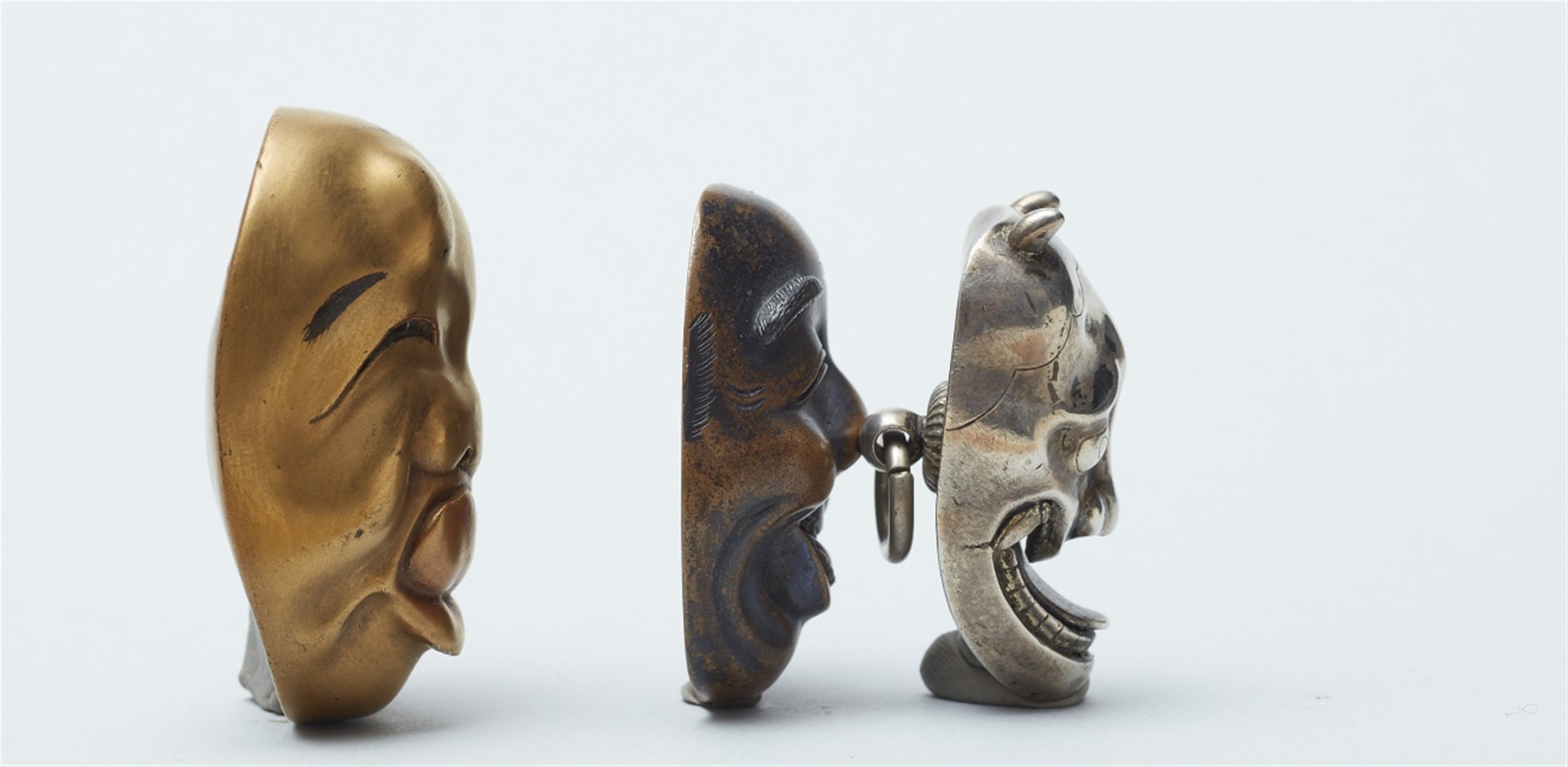 Three mask netsuke. Second half 19th century - image-3