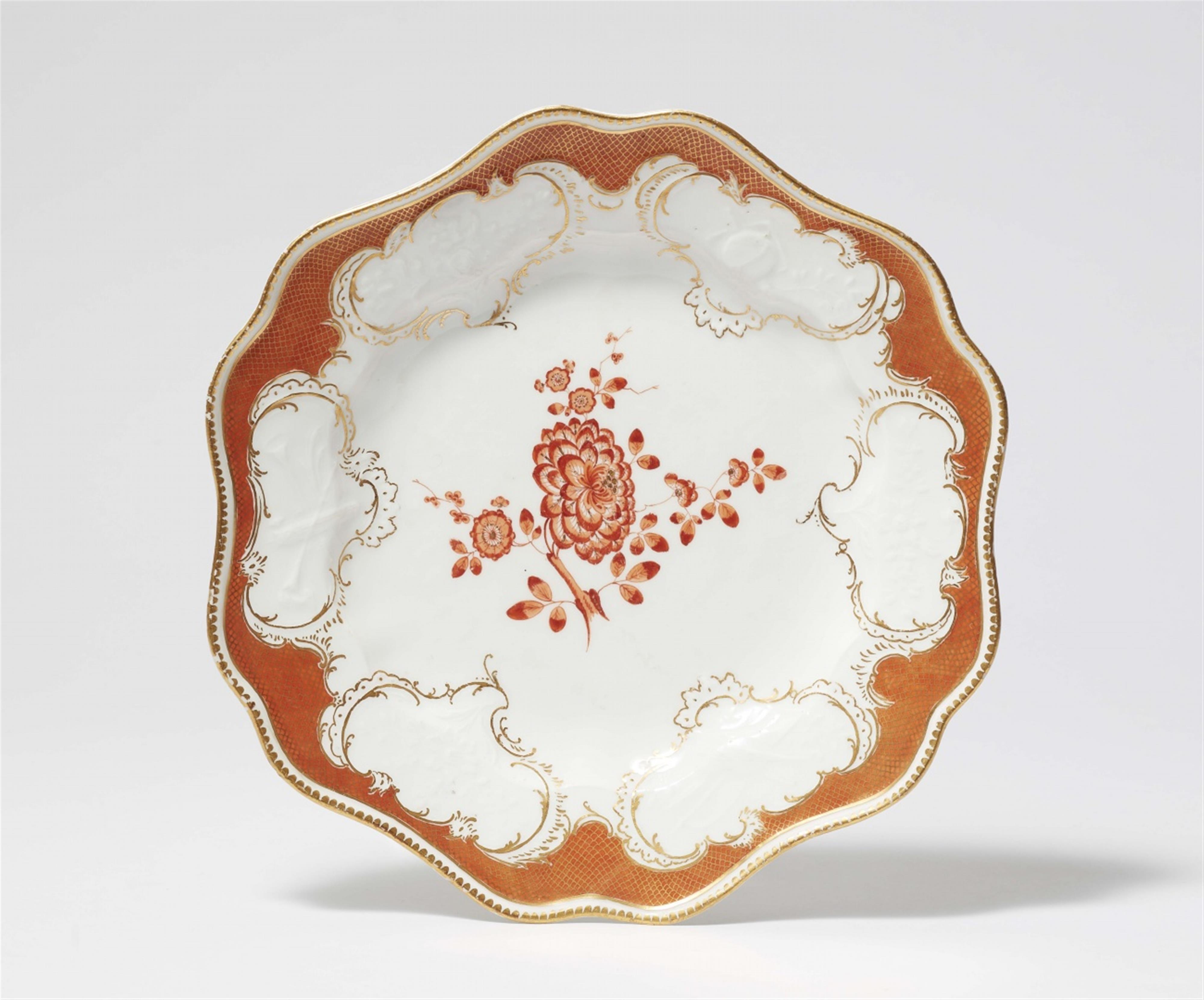 A Meissen porcelain dinner plate from the dinner service with the iron red mosaic border - image-1