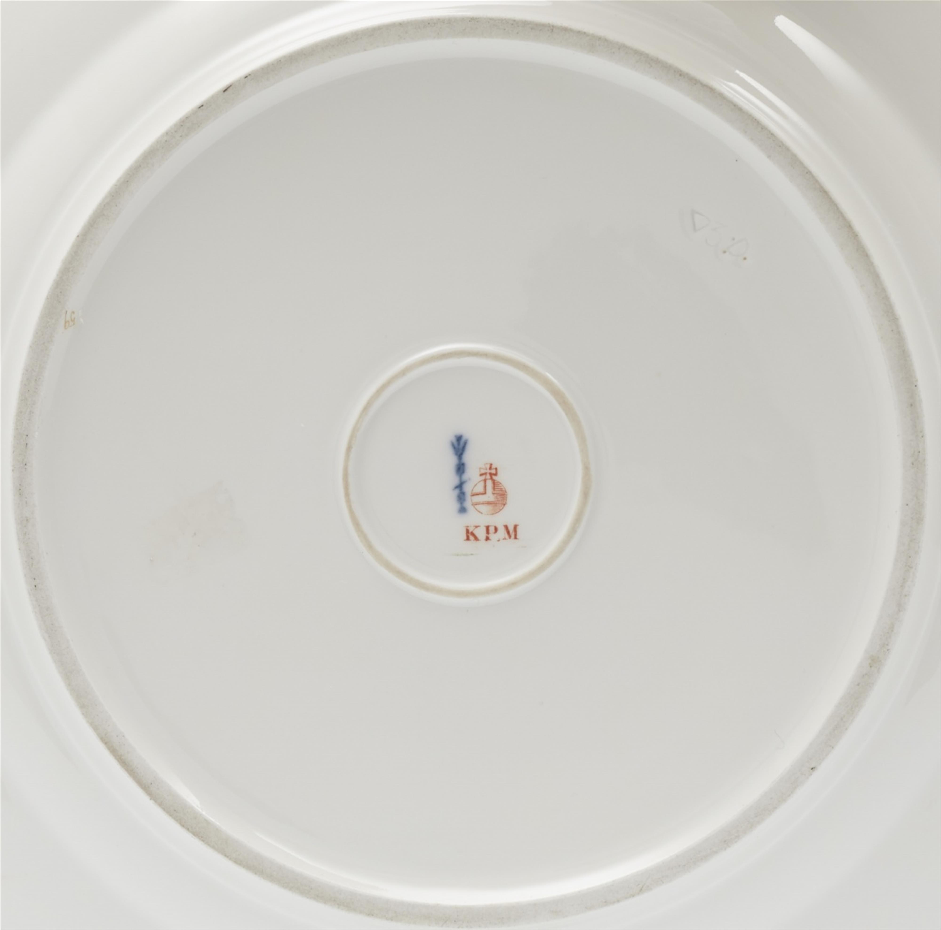 A Berlin KPM porcelain dinner plate with fuchsia flowers - image-2