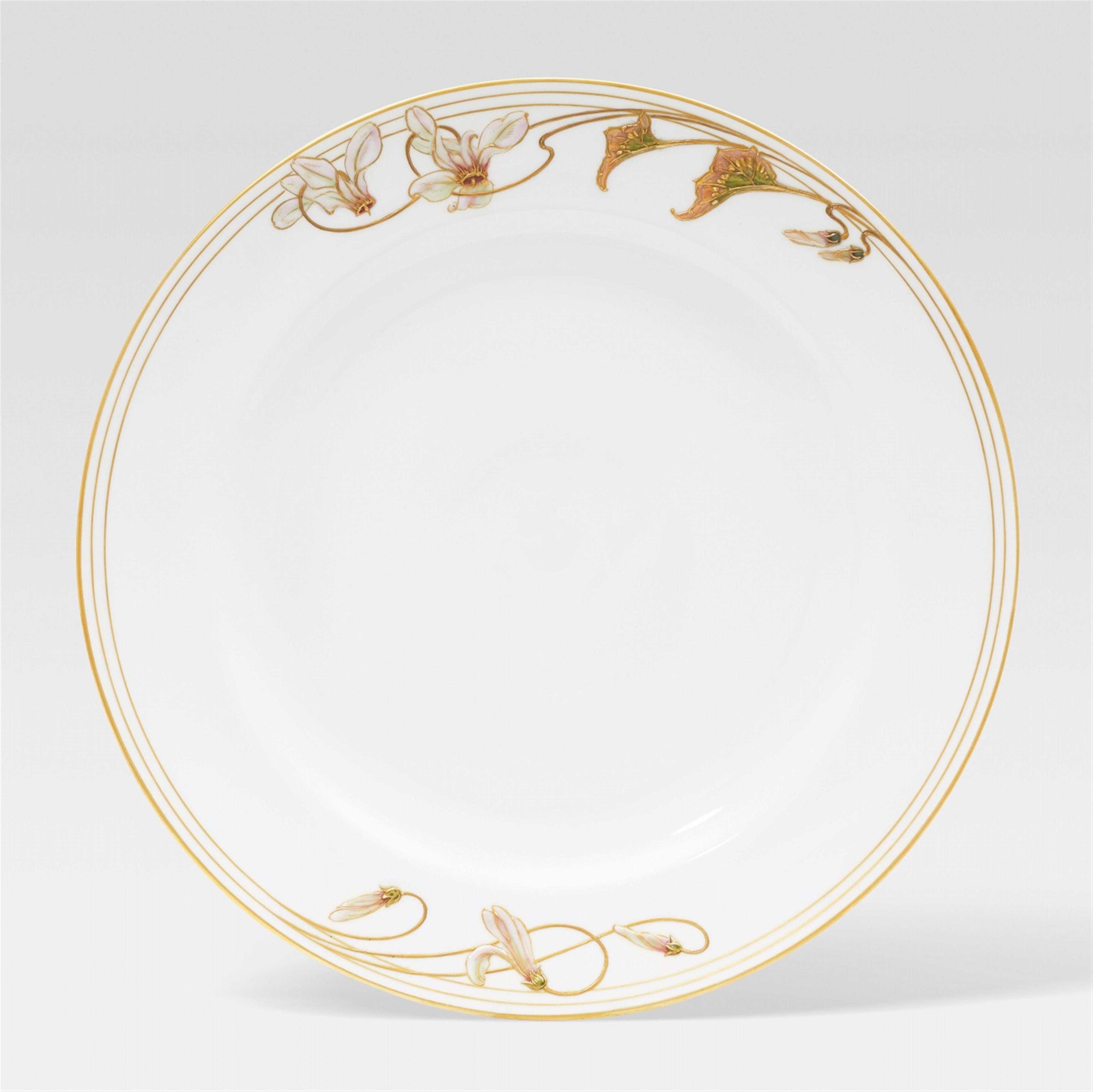 A Berlin KPM porcelain dinner plate with fuchsia flowers - image-1