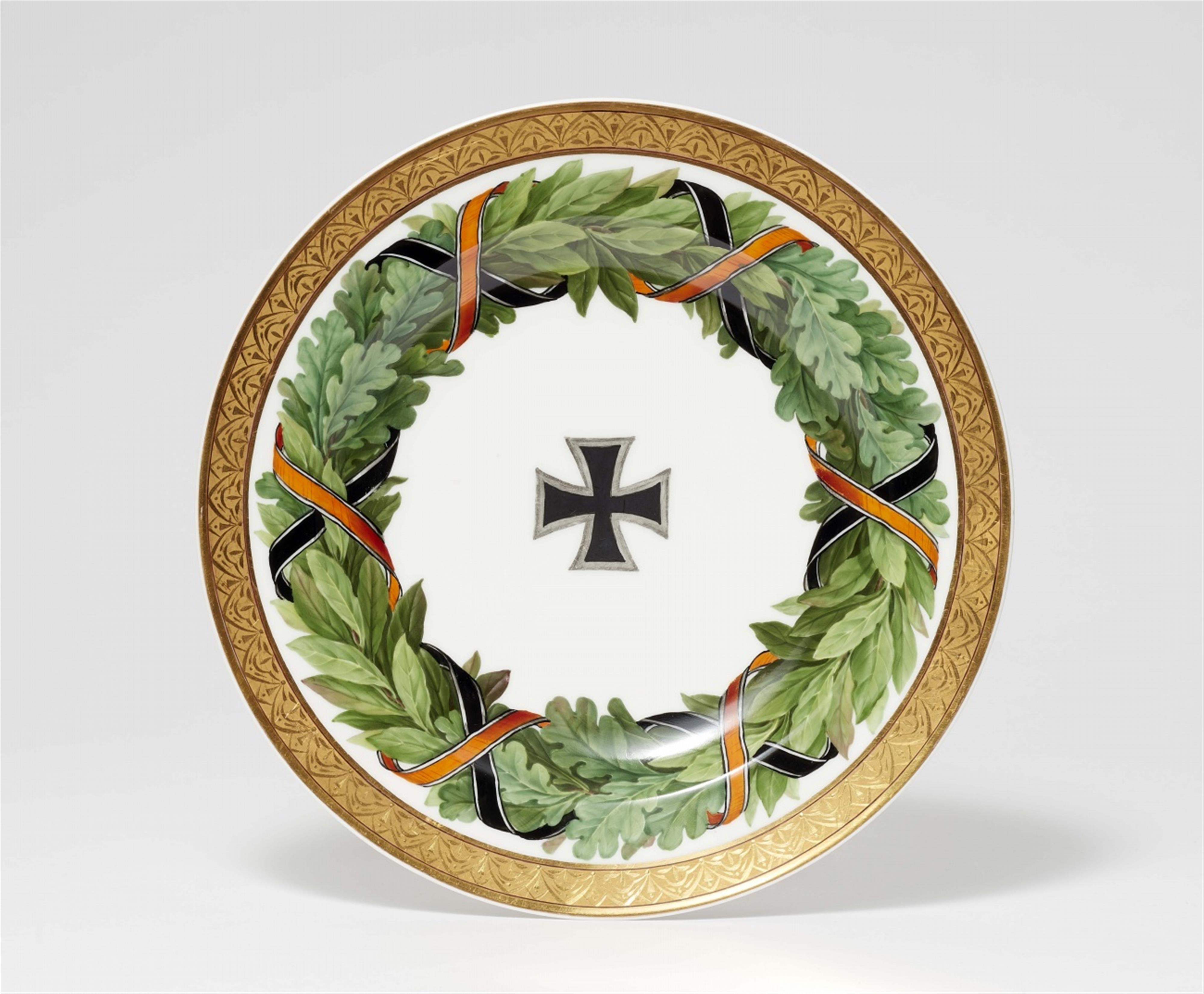 A Berlin KPM porcelain dinner plate from a subsequent addition to the general's service for Prince Wilhelm of Prussia - image-1