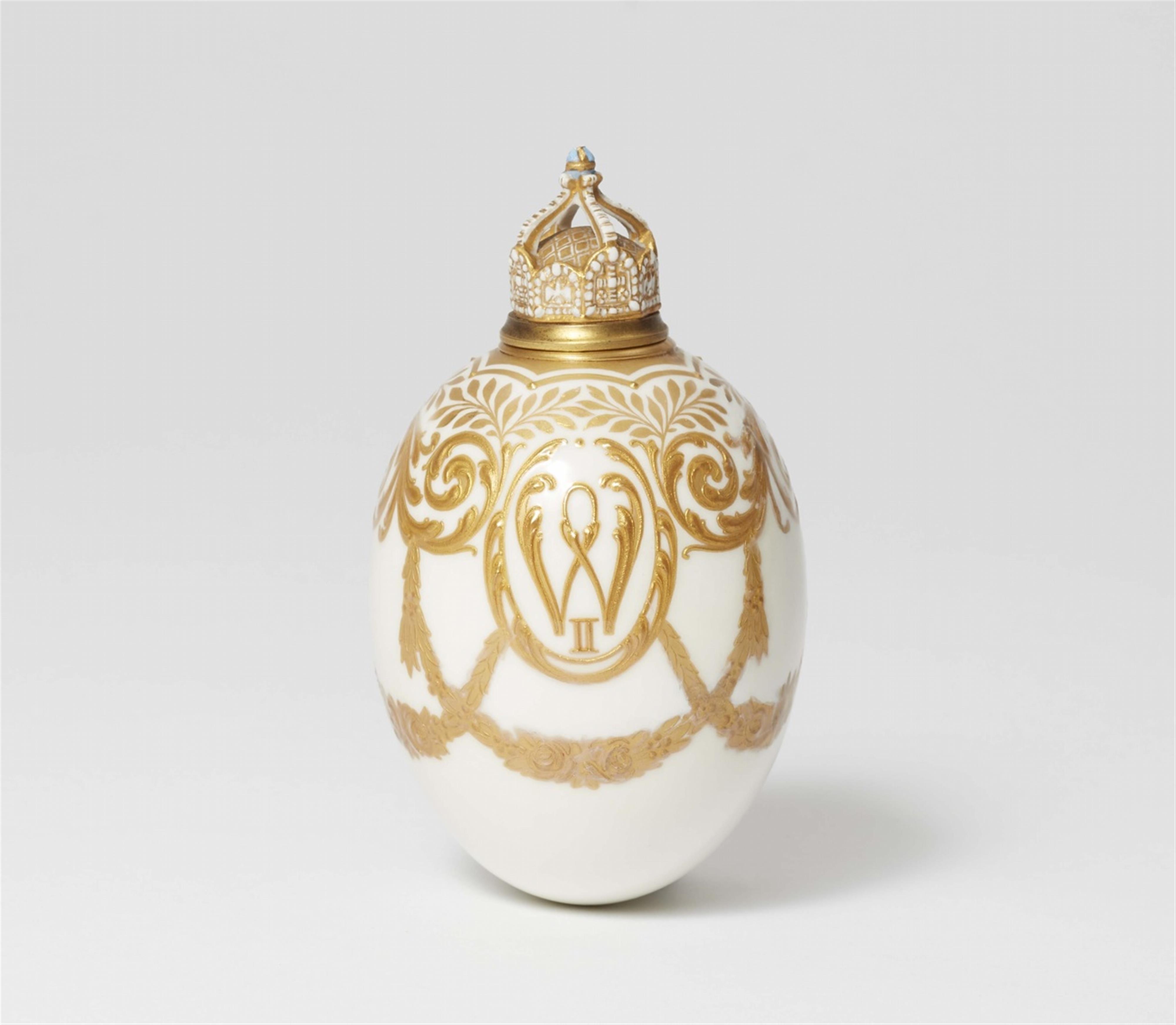 A Berlin KPM porcelain Easter egg bottle with the Kaiser Wilhelm Palace - image-2