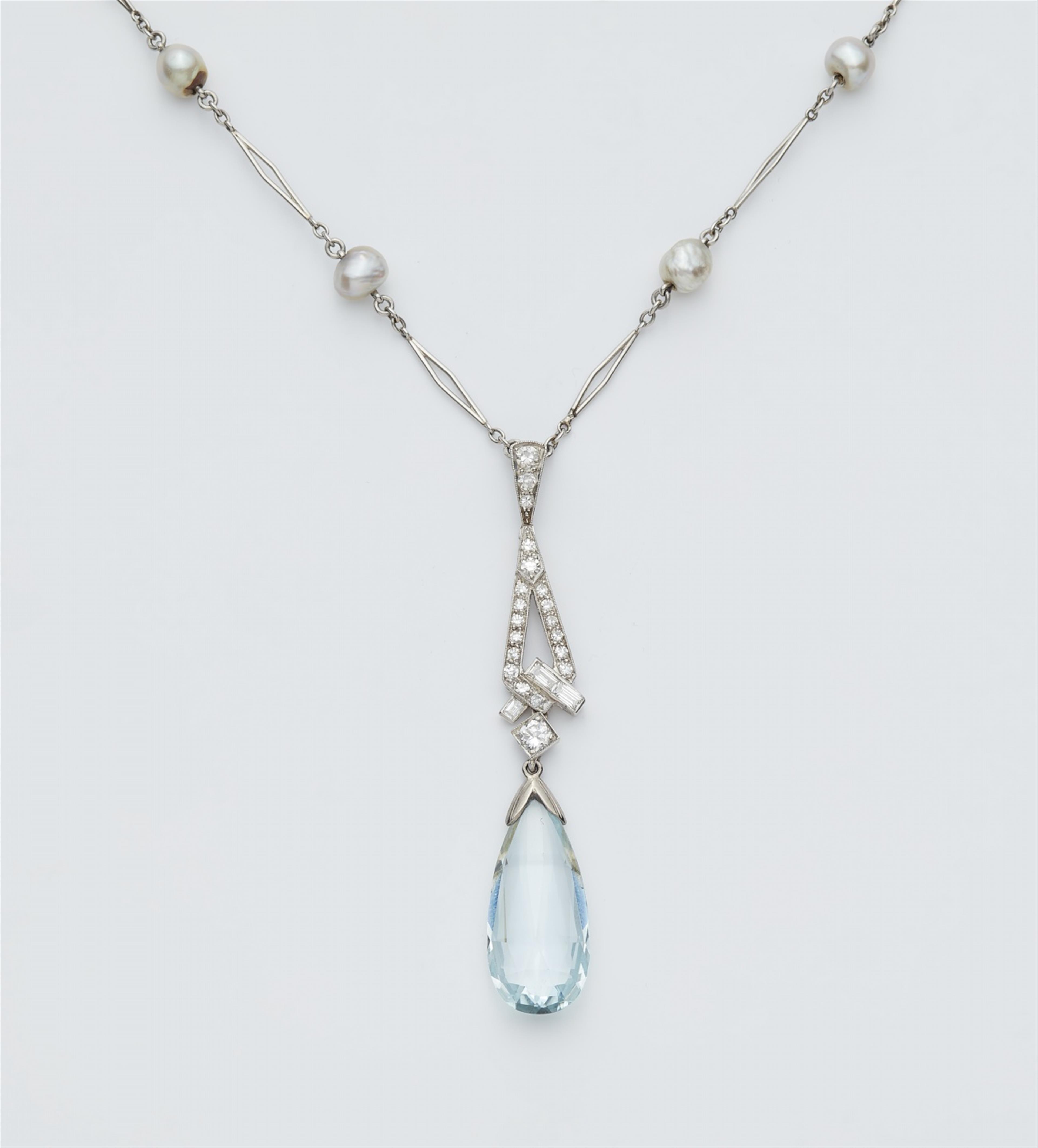 An Art Deco diamond necklace with an aquamarine pendant - image-1
