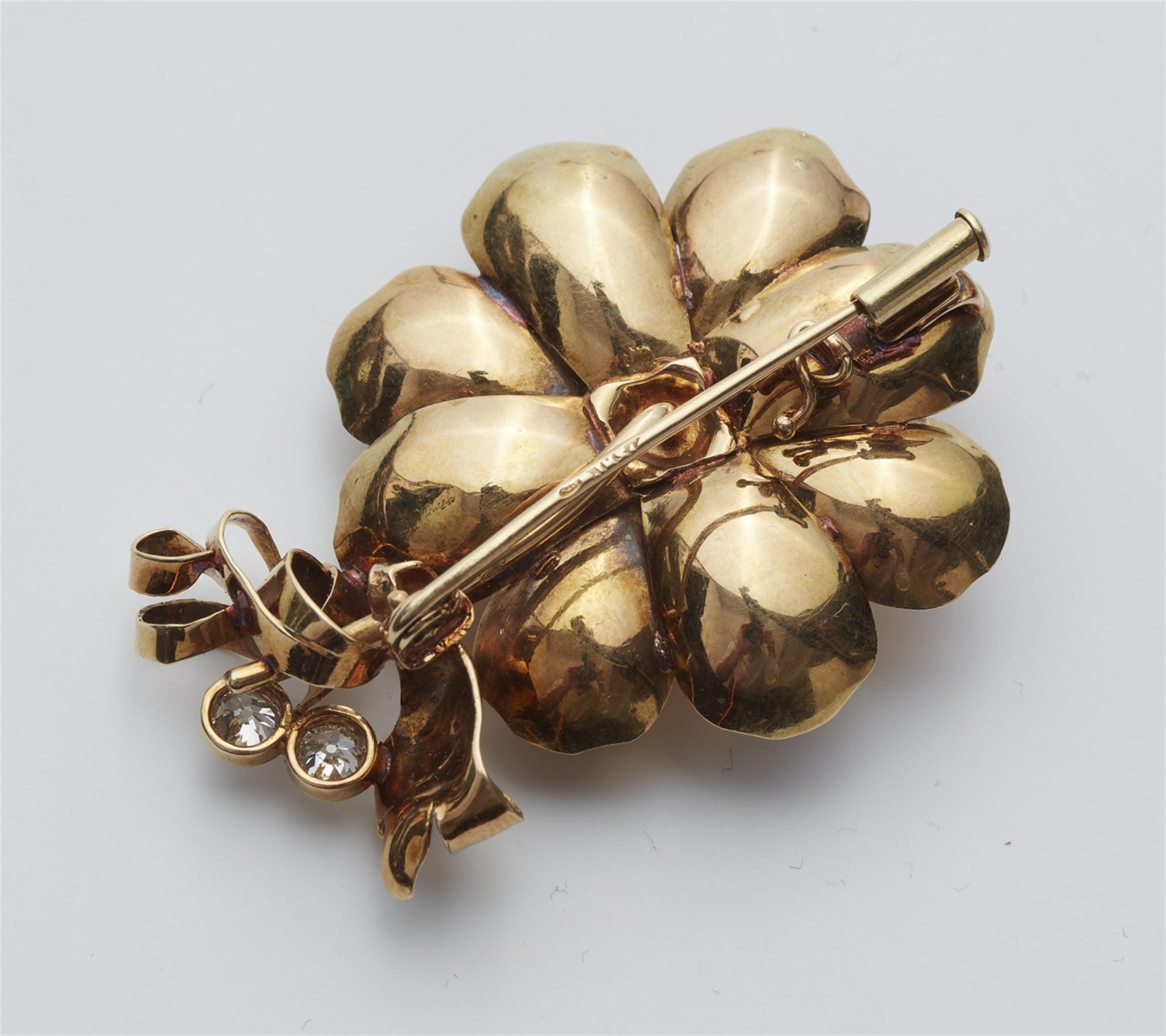 A 14k rose gold retro style clip brooch - image-2