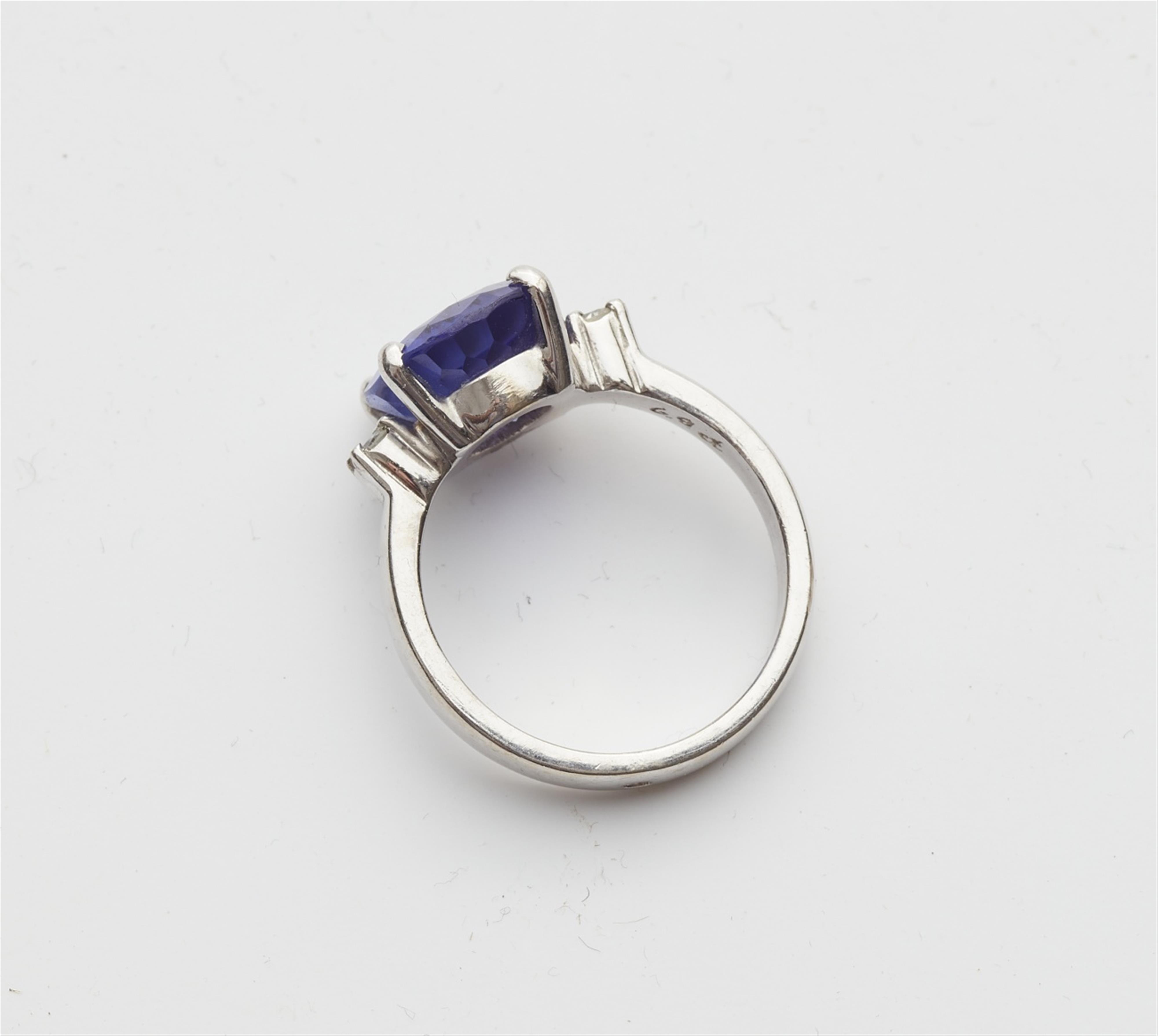 Tansanit-Ring mit Diamanten - image-2