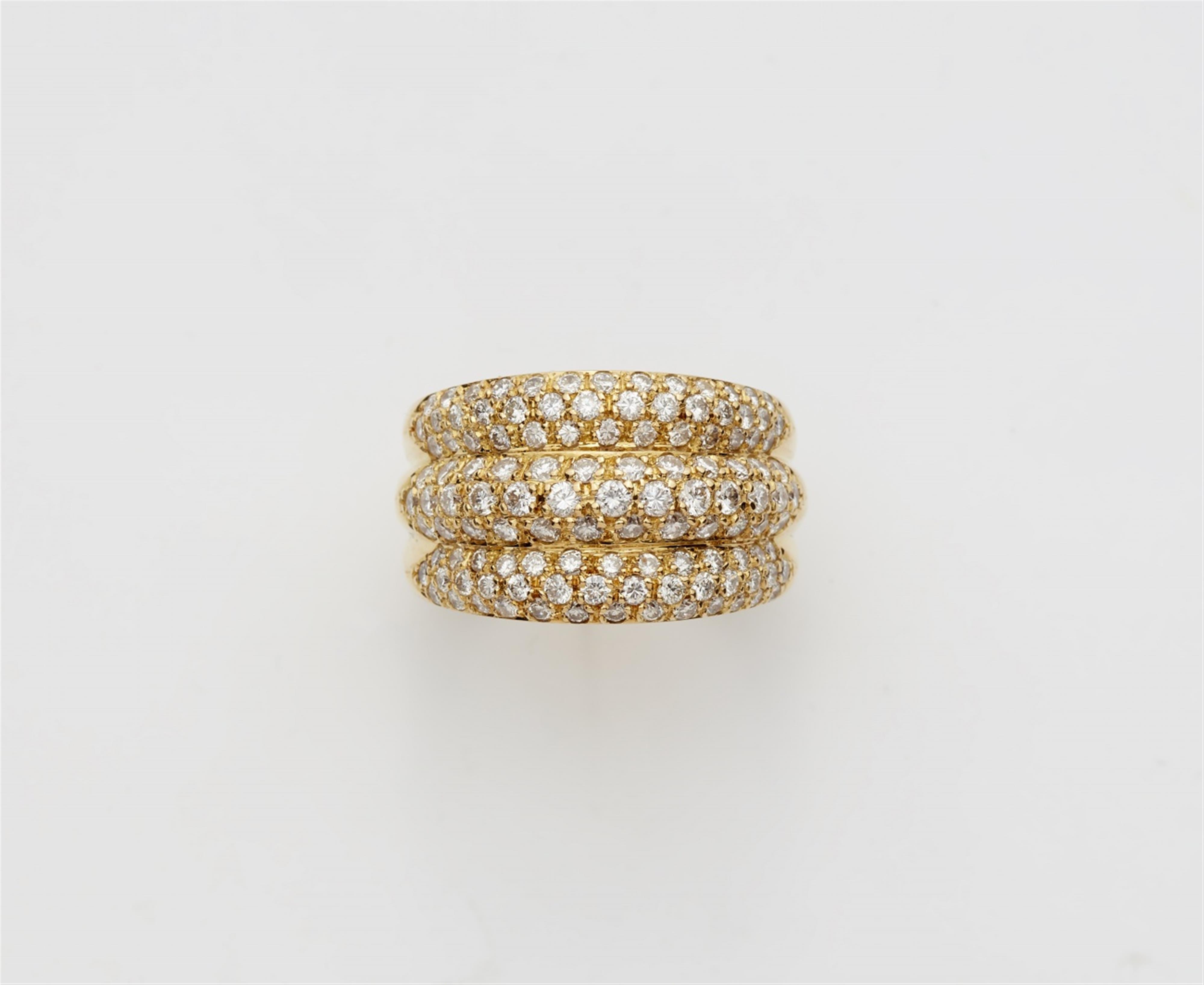 An 18k gold diamond ring - image-1