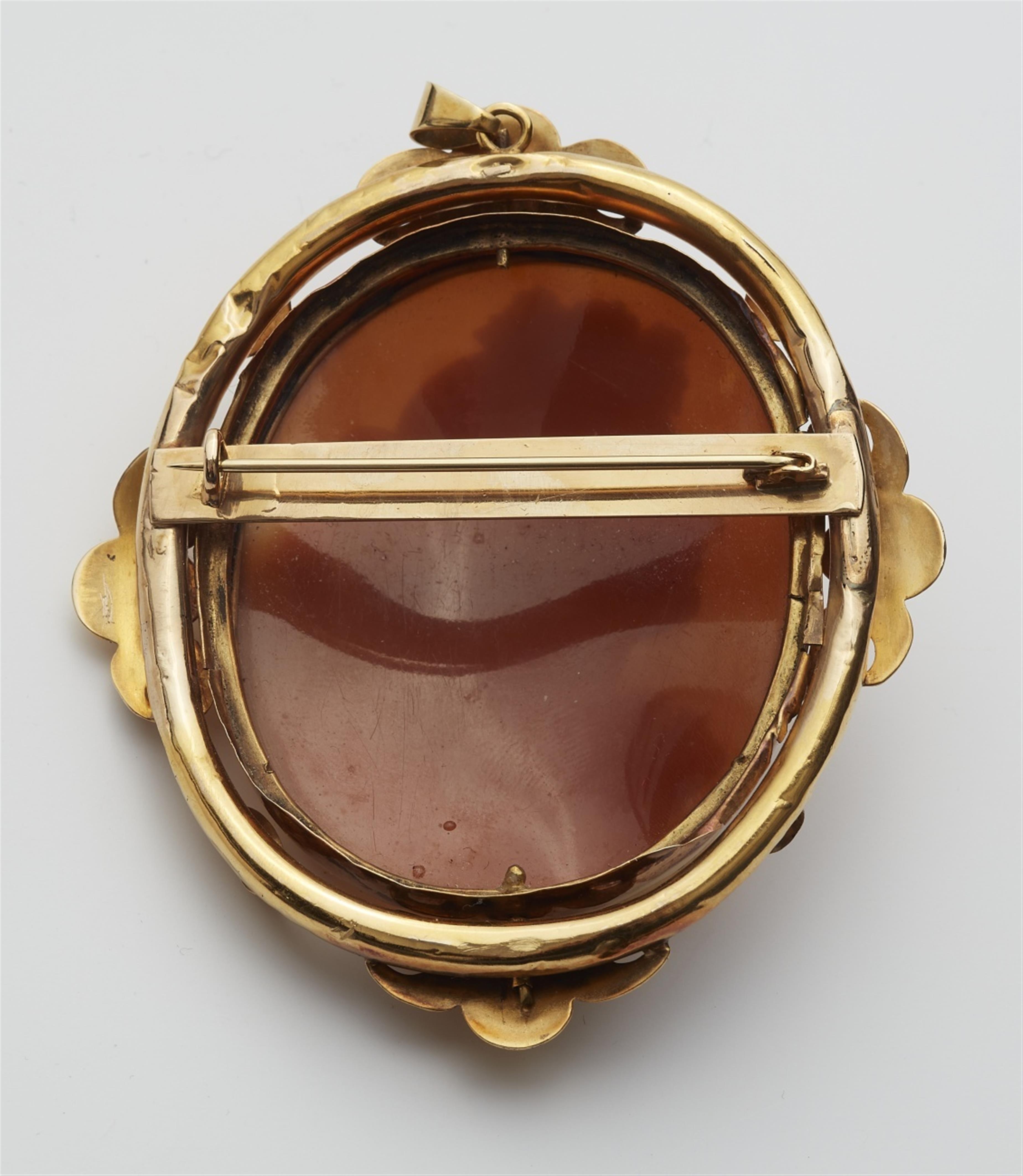 A 14k gold cameo brooch - image-2