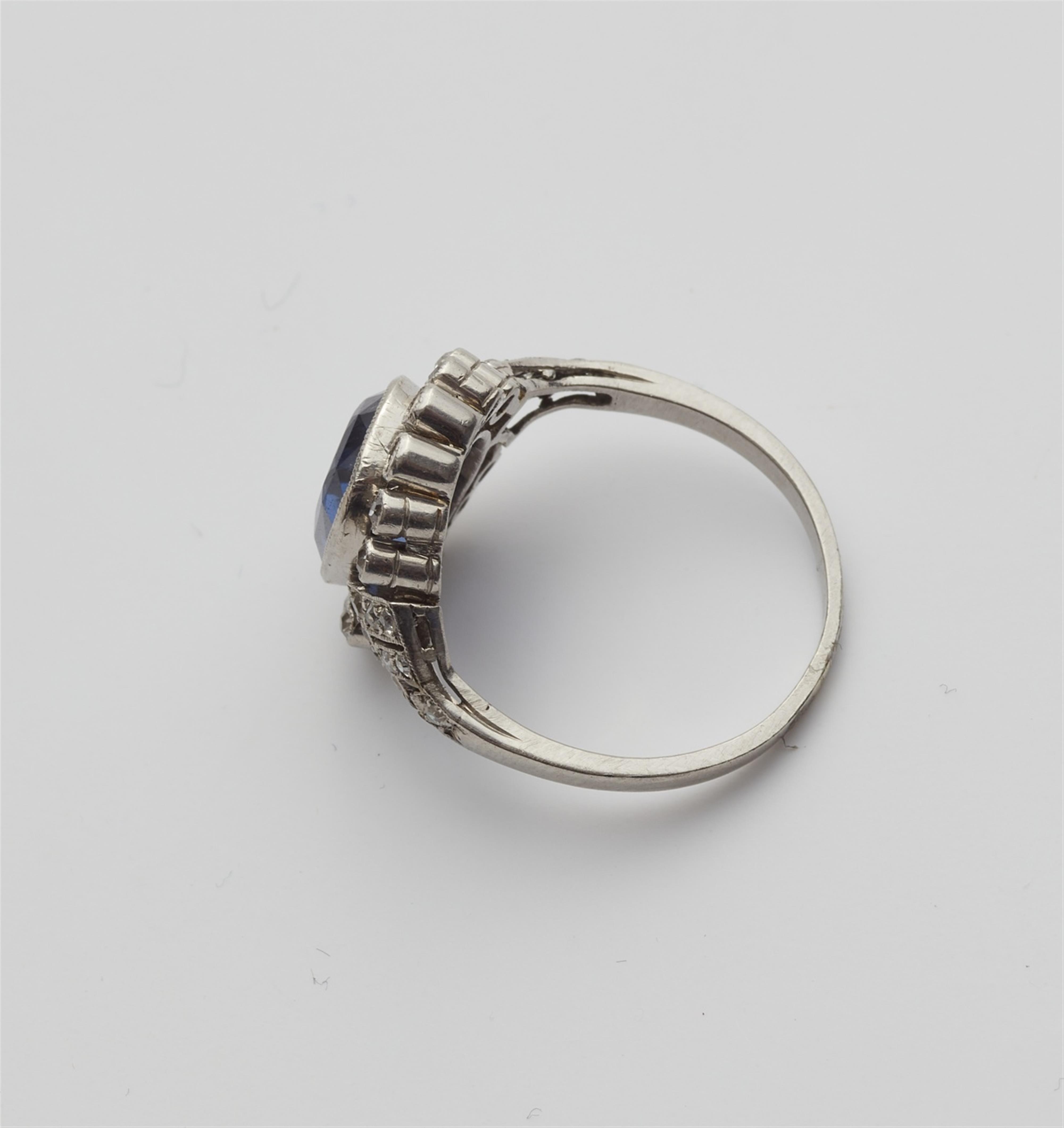 A Belle Epoque platinum sapphire ring - image-2