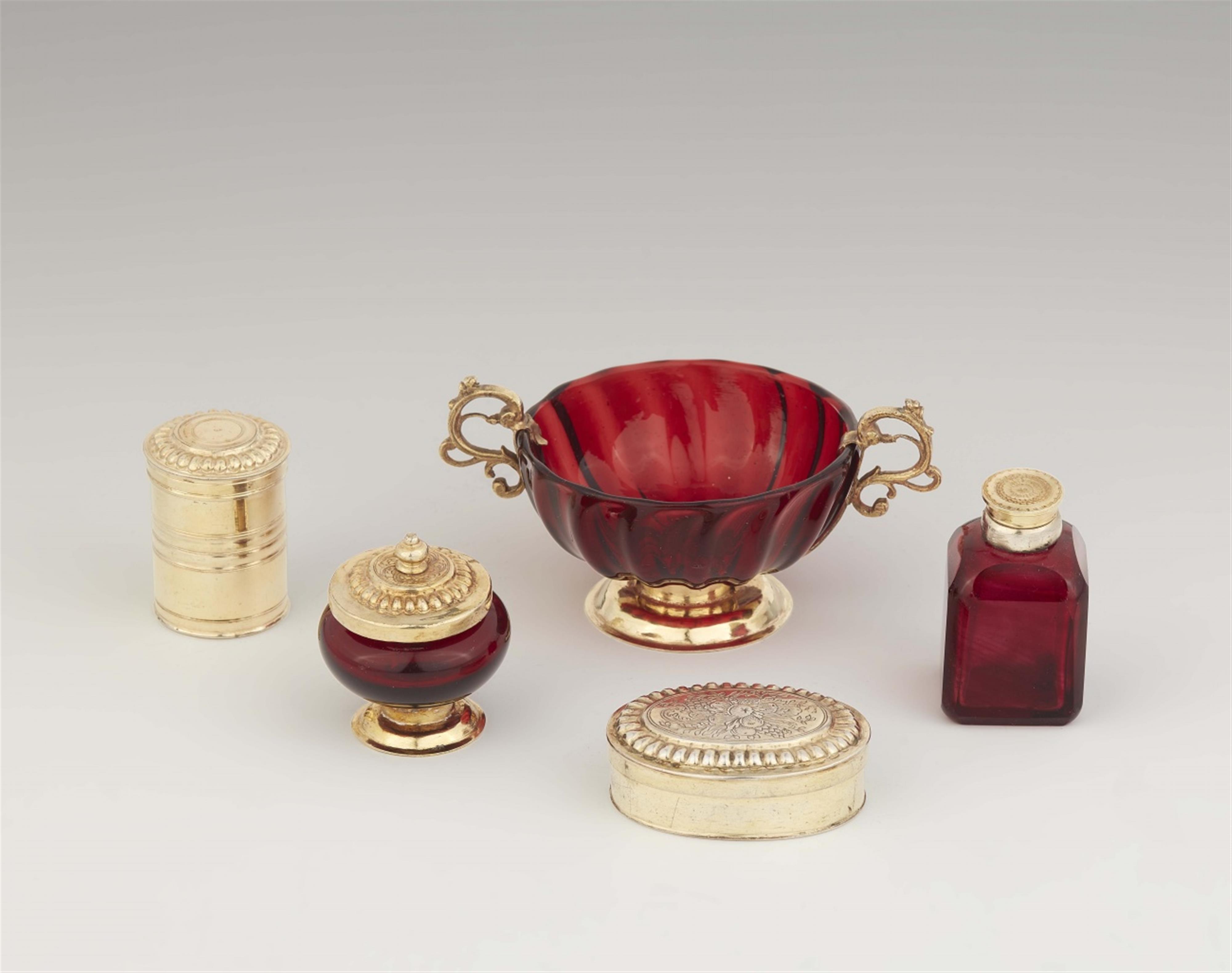 A silver gilt and ruby glass toilette set in its original casket - image-2