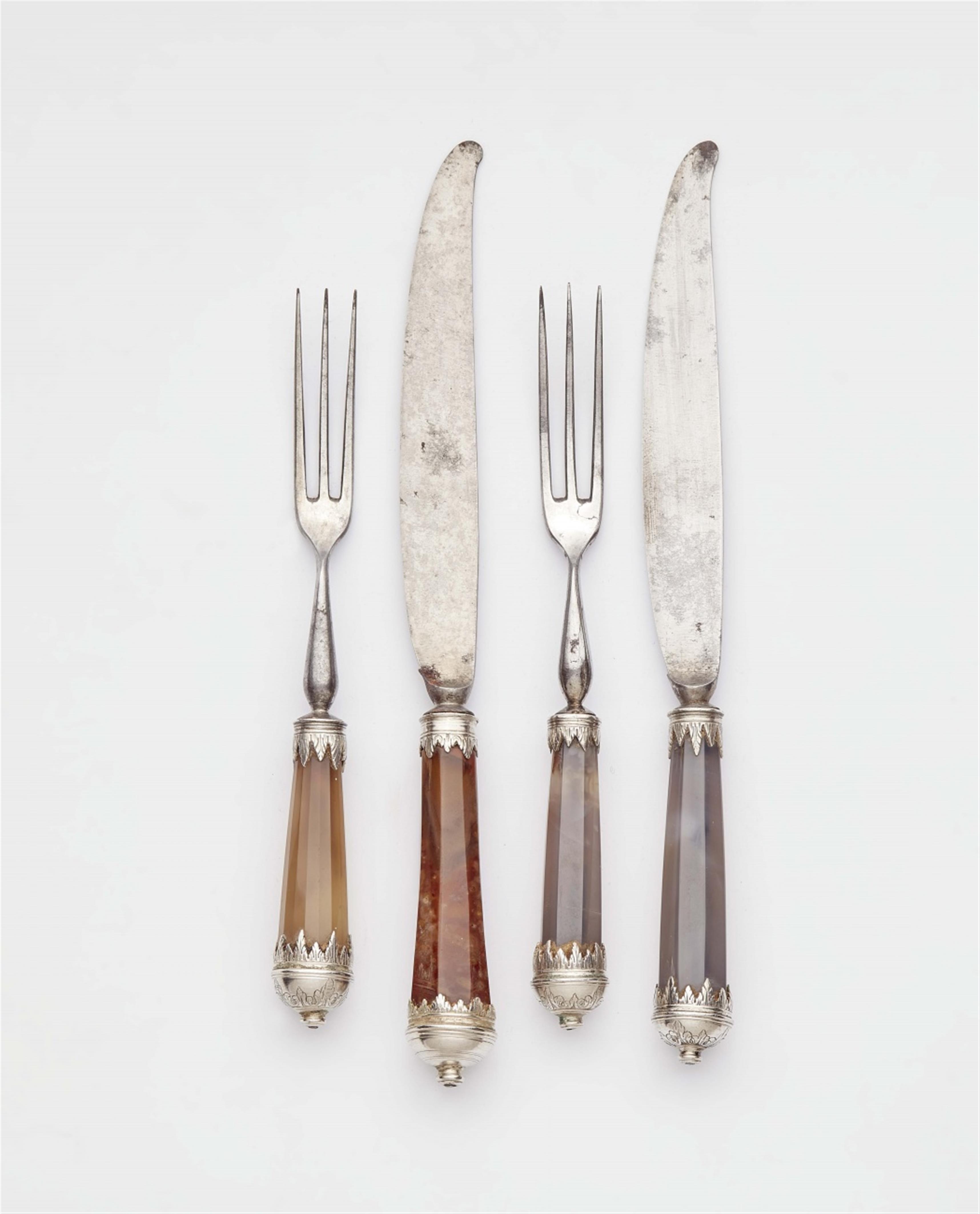 An extensive agate-handled cutlery set - image-4