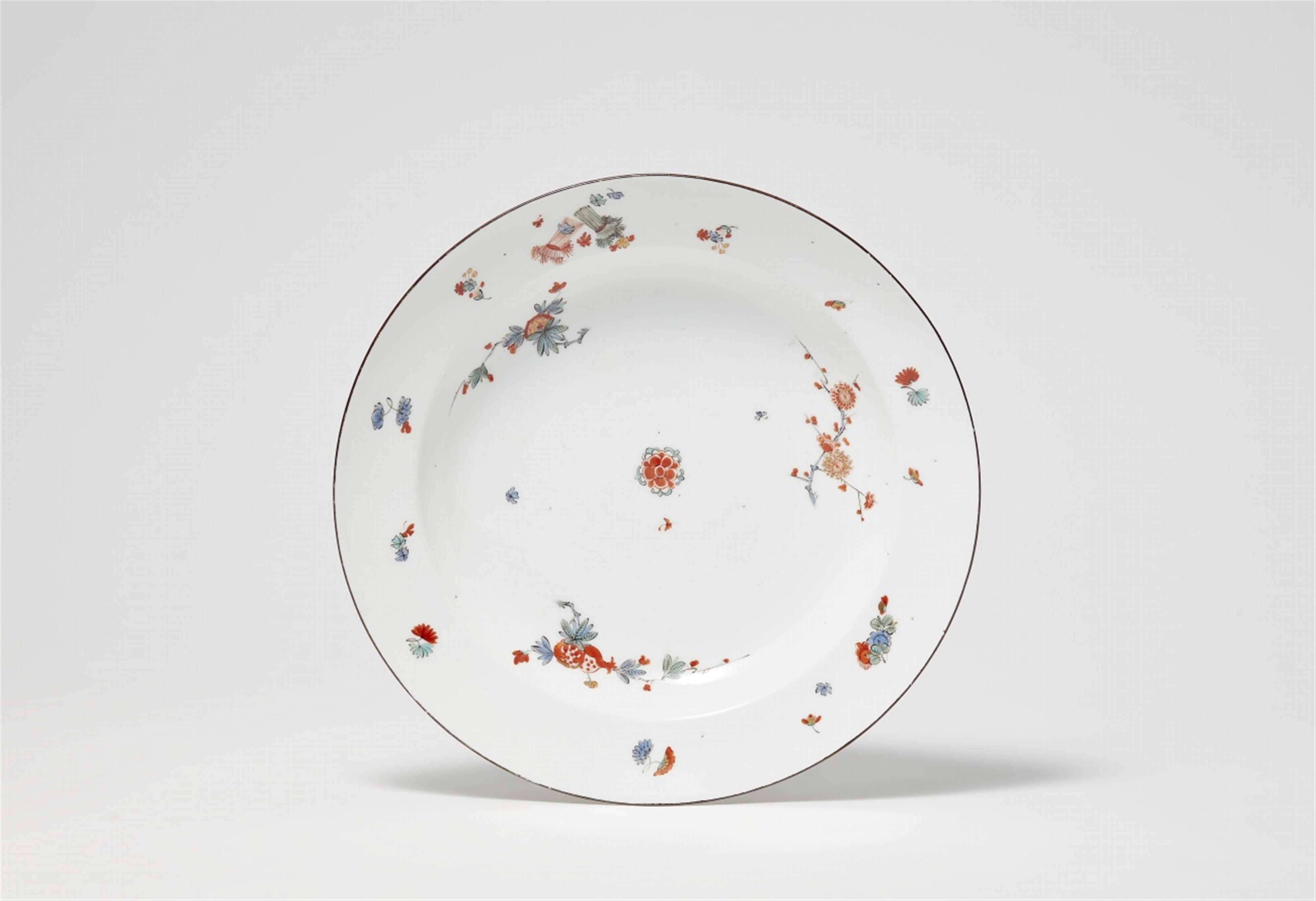 A Meissen porcelain plate with Kakiemon style decoration - image-1
