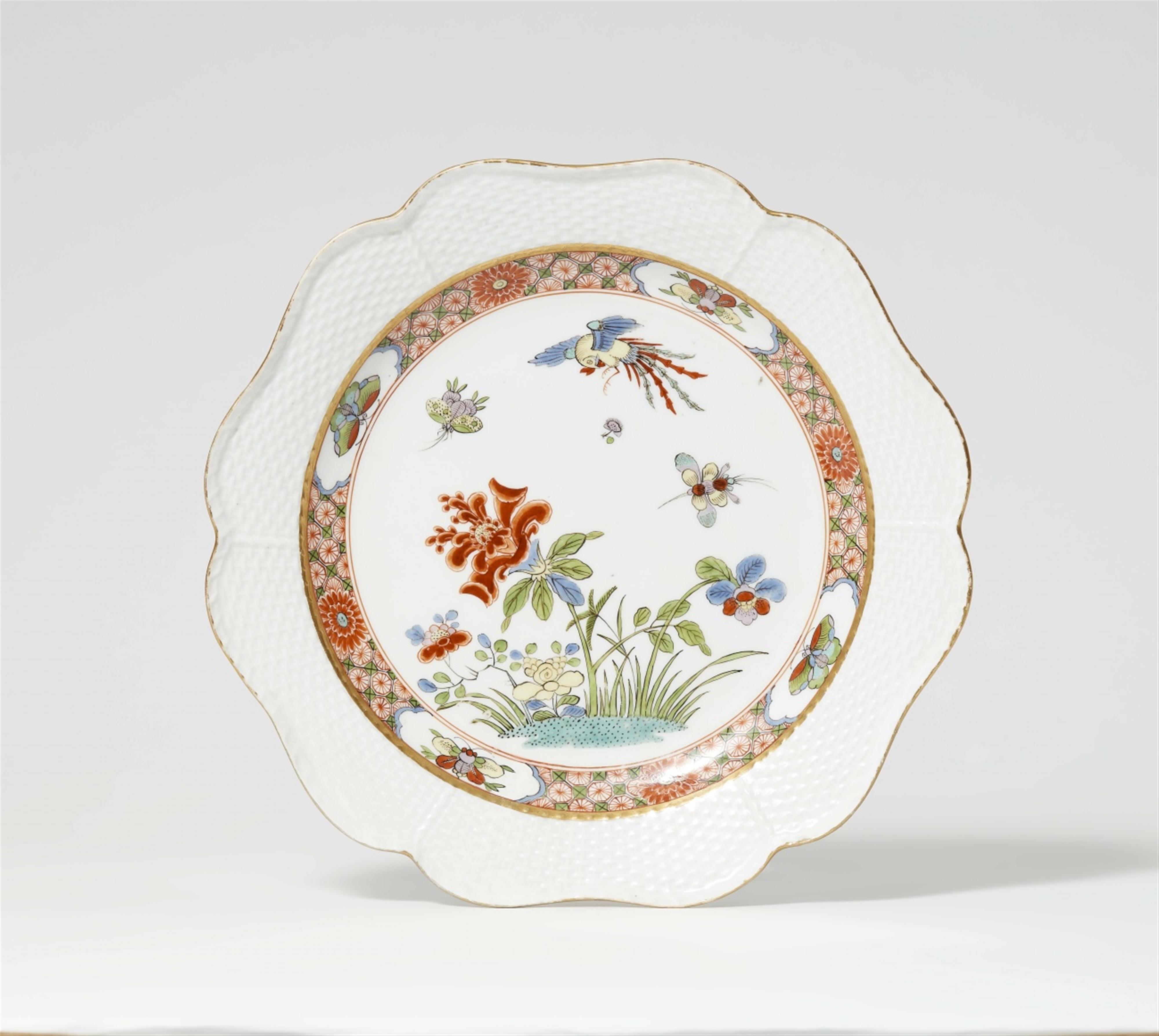 A Meissen porcelain plate with famille verte decoration - image-1