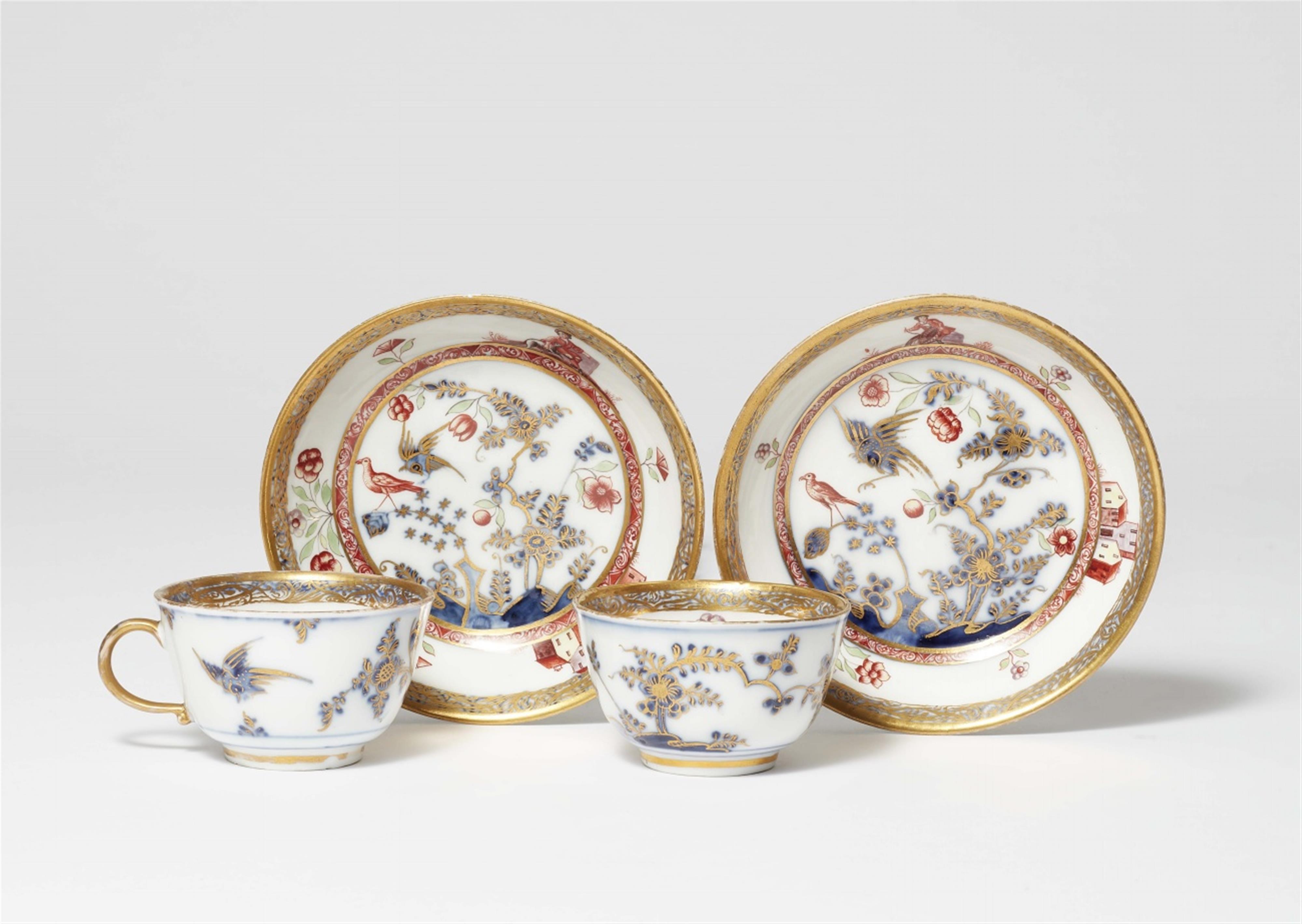 A Meissen porcelain tea bowl and saucer with bird-on-rock motifs - image-1