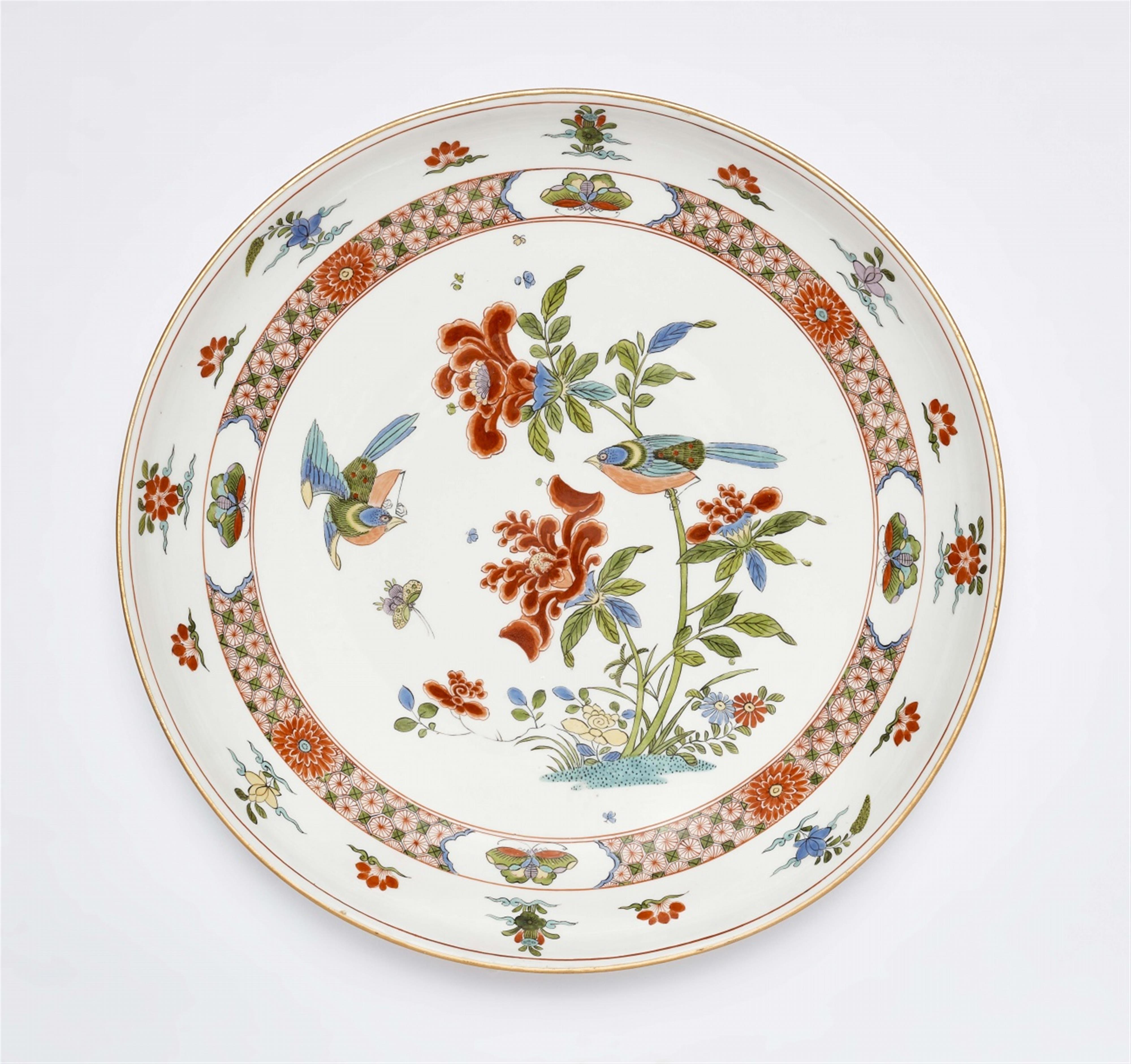 A Meissen porcelain dish with famille verte decoration - image-1