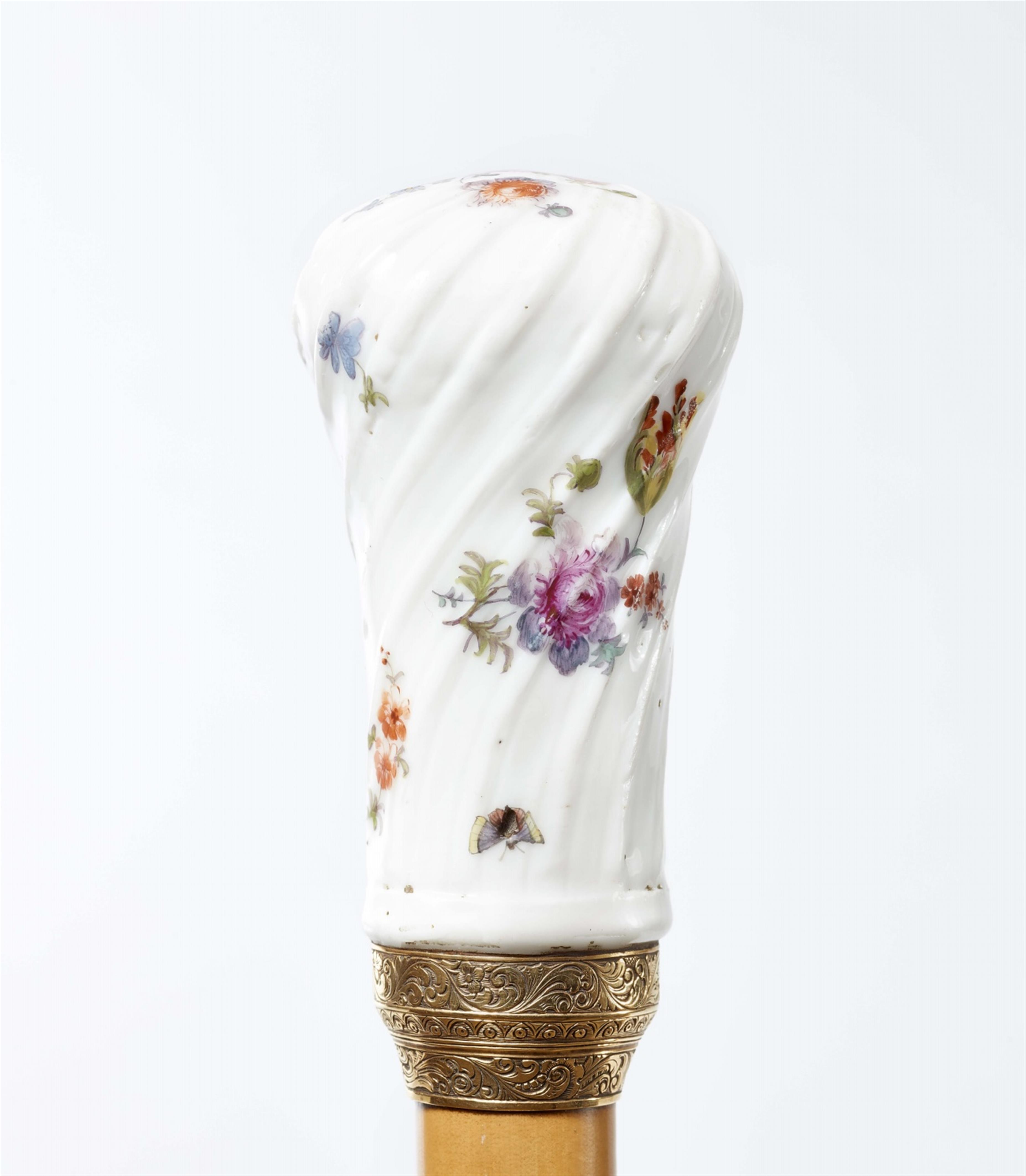 A porcelain walking cane topper with floral decoration - image-1