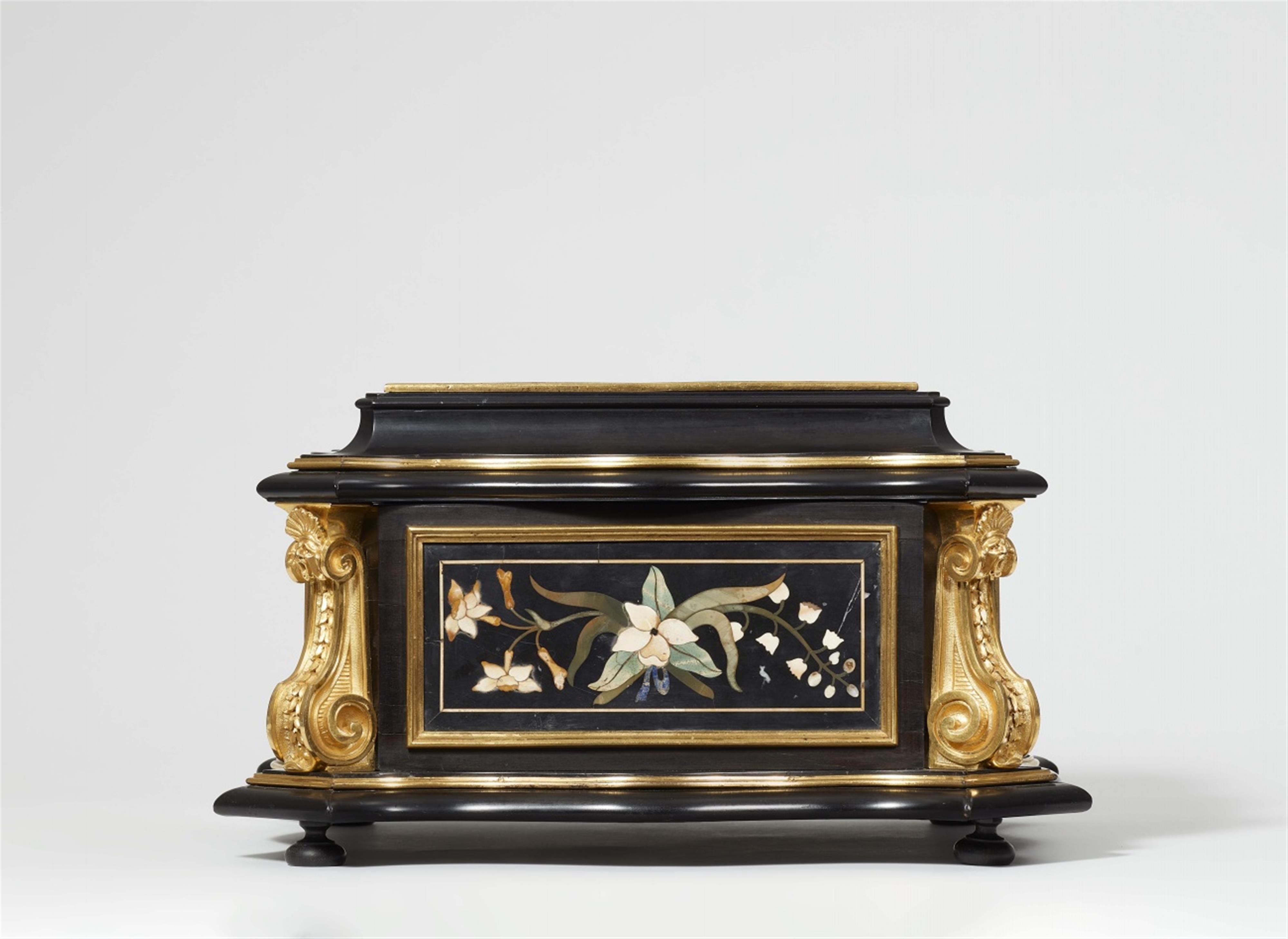 A Florentine Galleria dei Lavori pietre dure casket - image-4