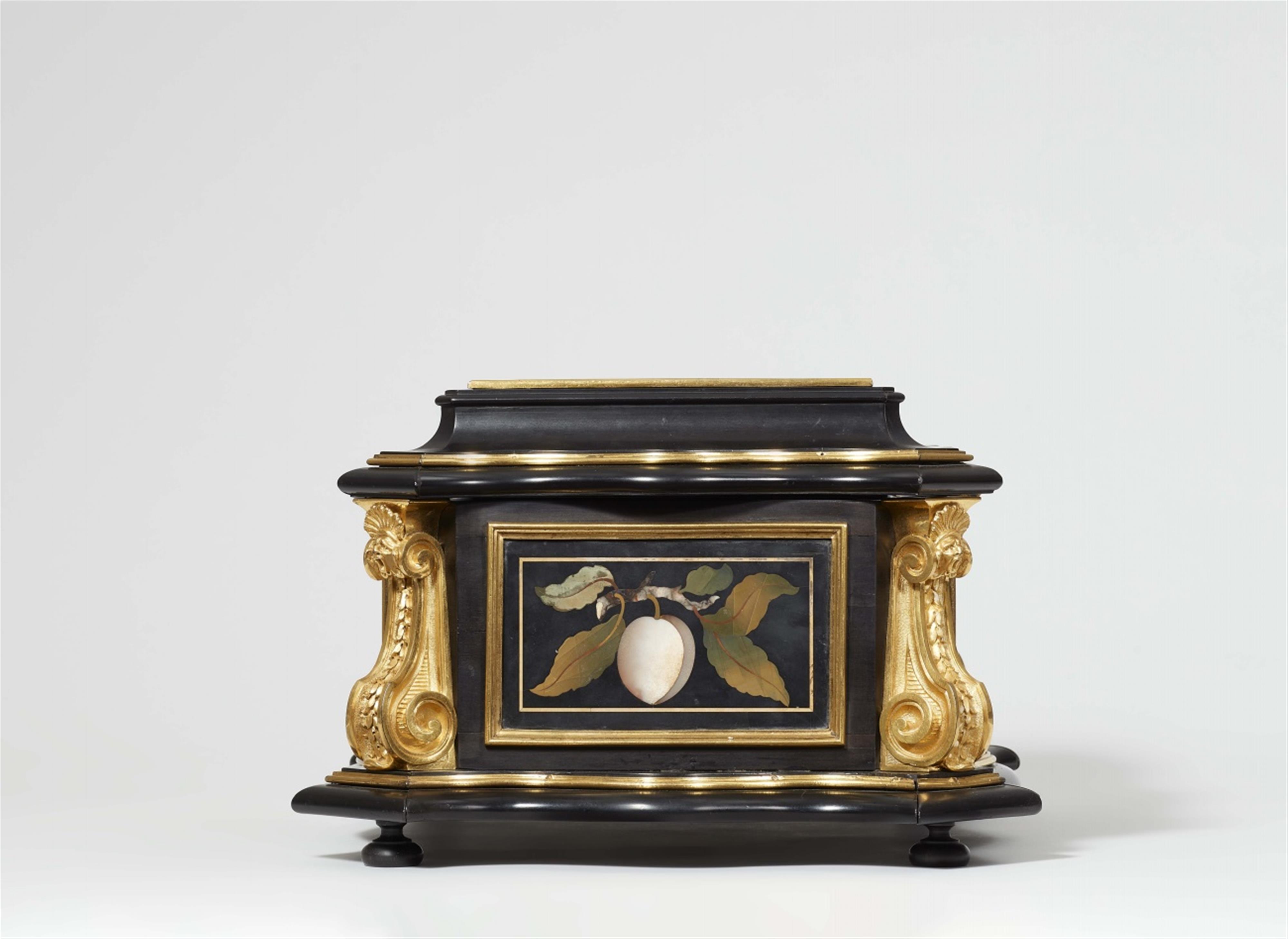 A Florentine Galleria dei Lavori pietre dure casket - image-7