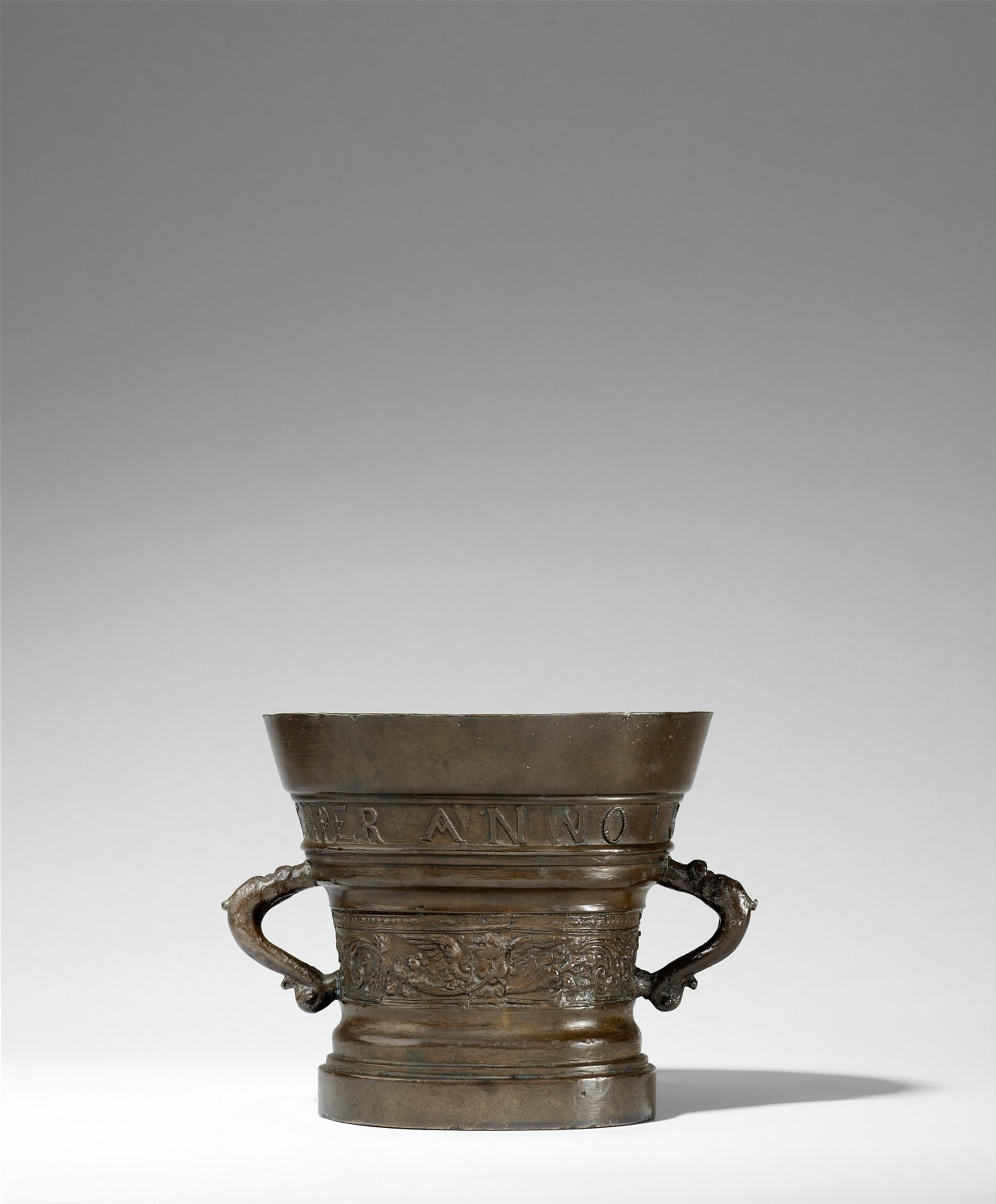 A mortar from 1682 with an inscription - image-2