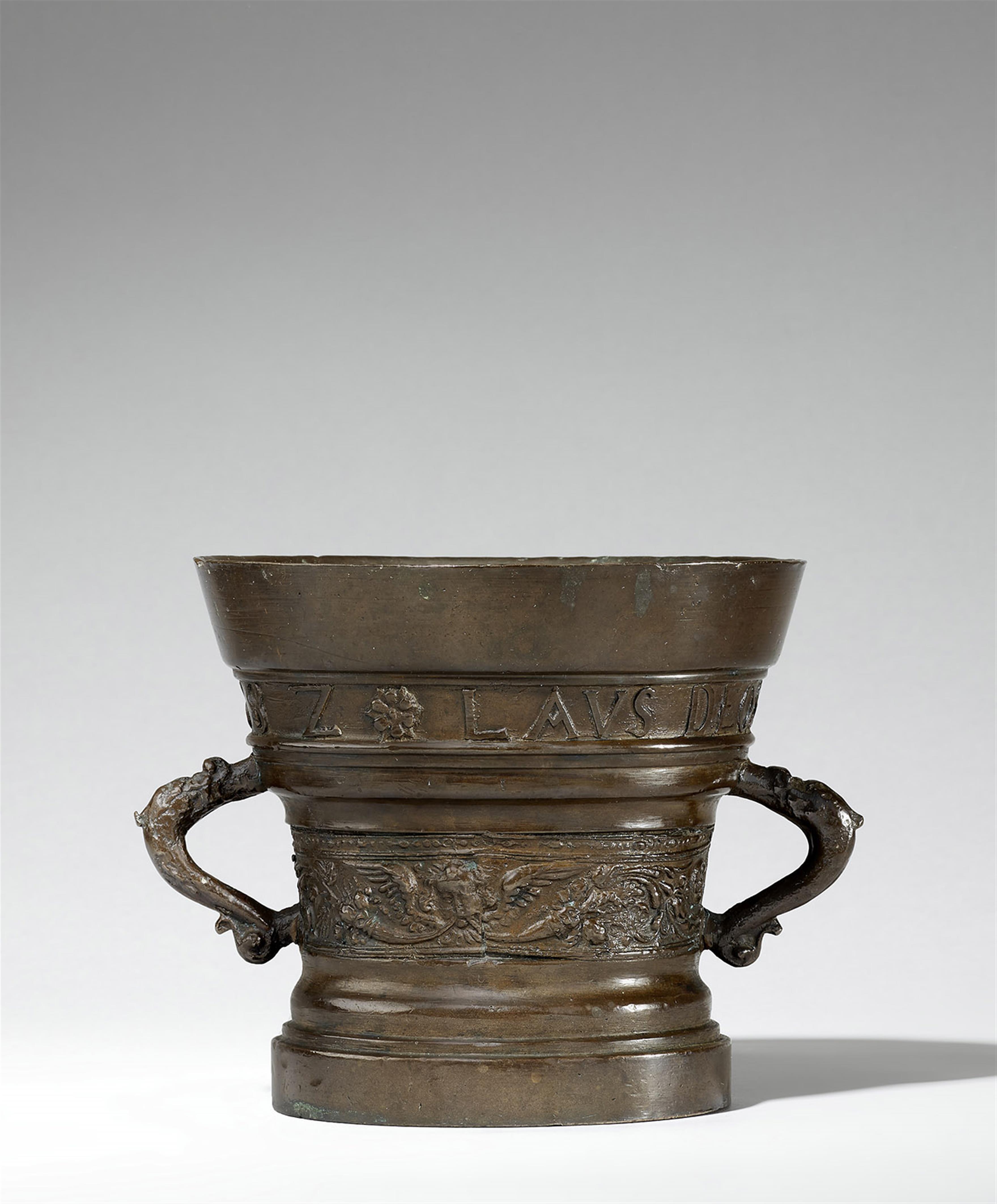 A mortar from 1682 with an inscription - image-4