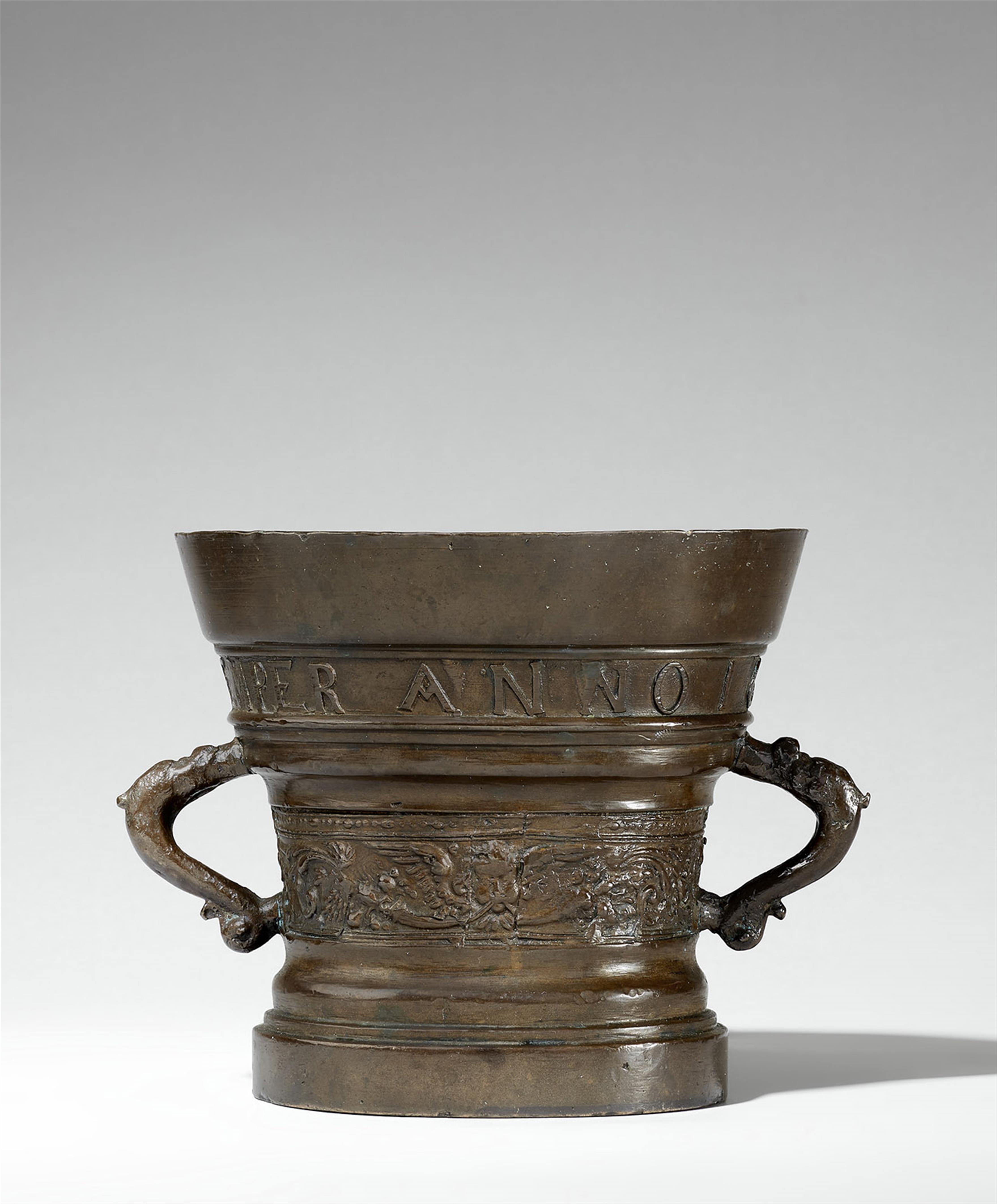 A mortar from 1682 with an inscription - image-5