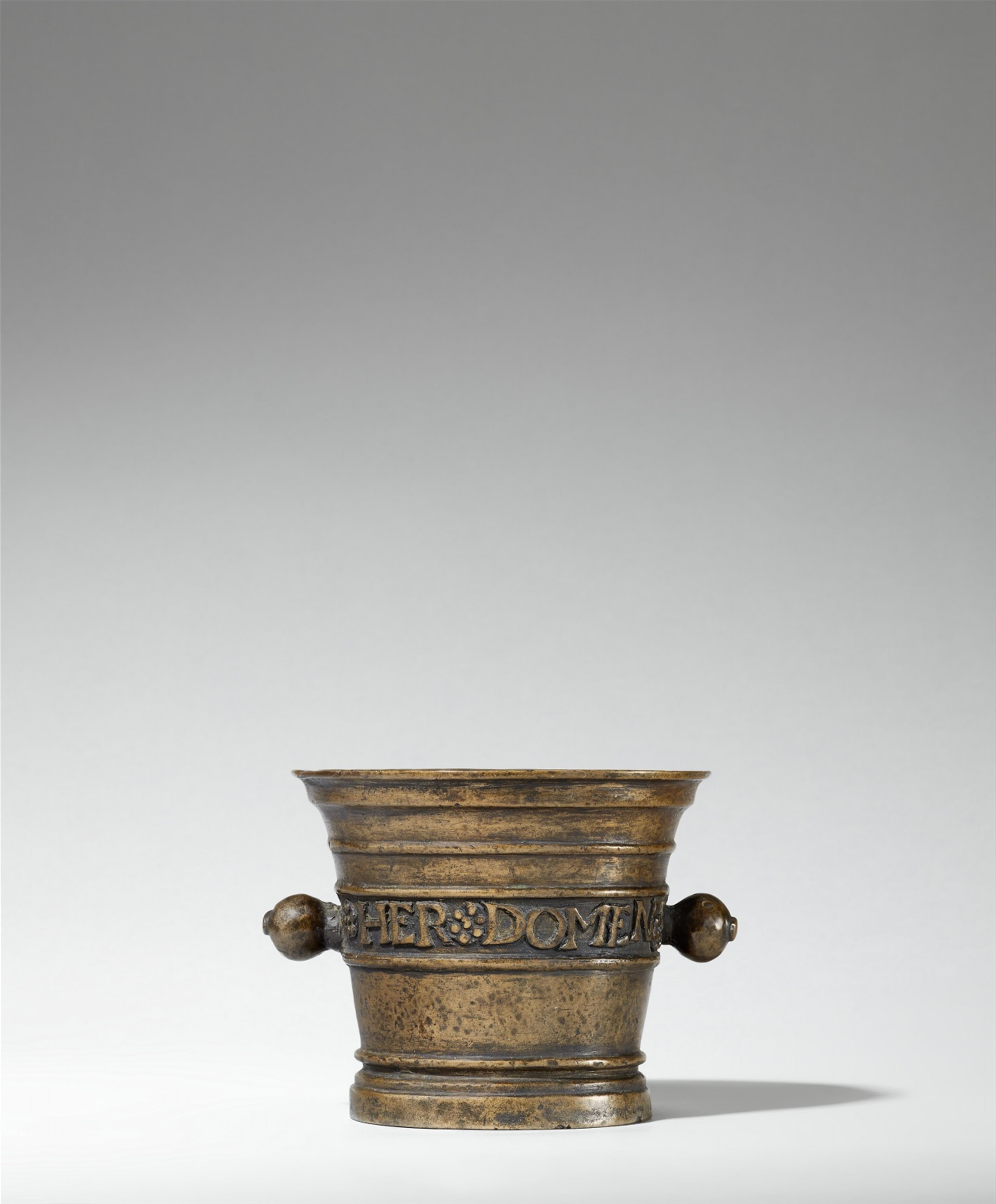 A mortar dated 1589 - image-1