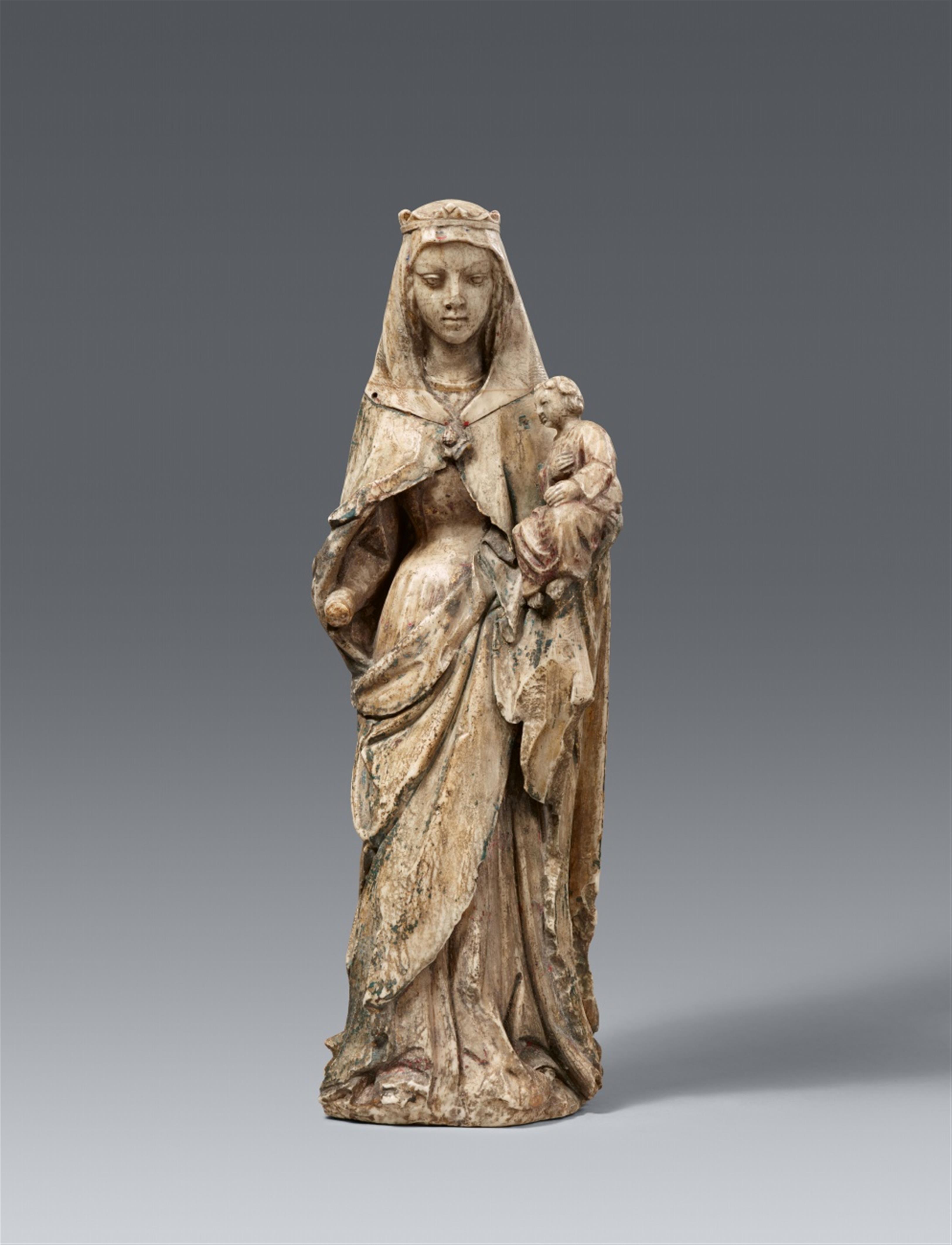 Ibero-Flämisch 15th century - A 15th century Ibero-Flemish carved alabaster figure of the Virgin and Child - image-1