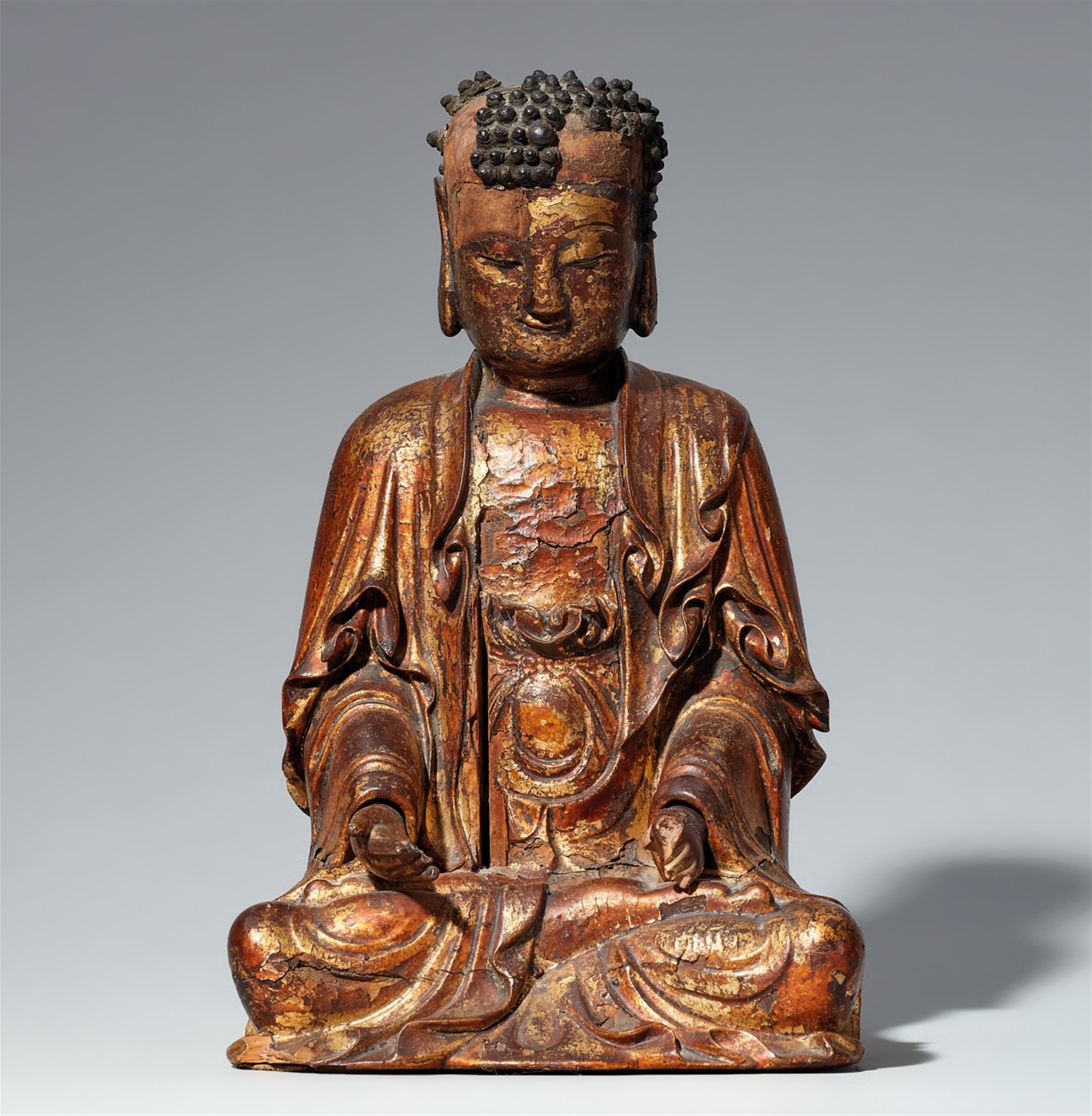 Figur eines Buddha. Holz mit vergoldeter Lackfassung. Yüan-Zeit oder später - image-1