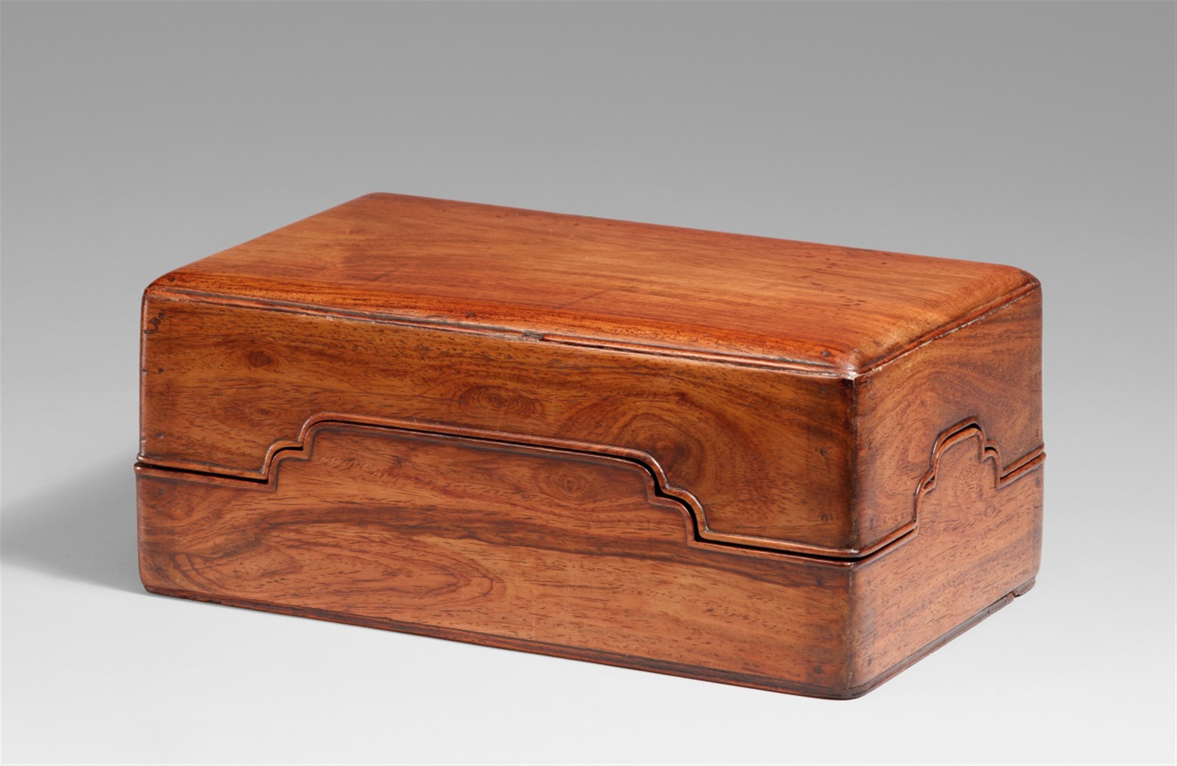 A huanghuali wood box. 17th century - image-1