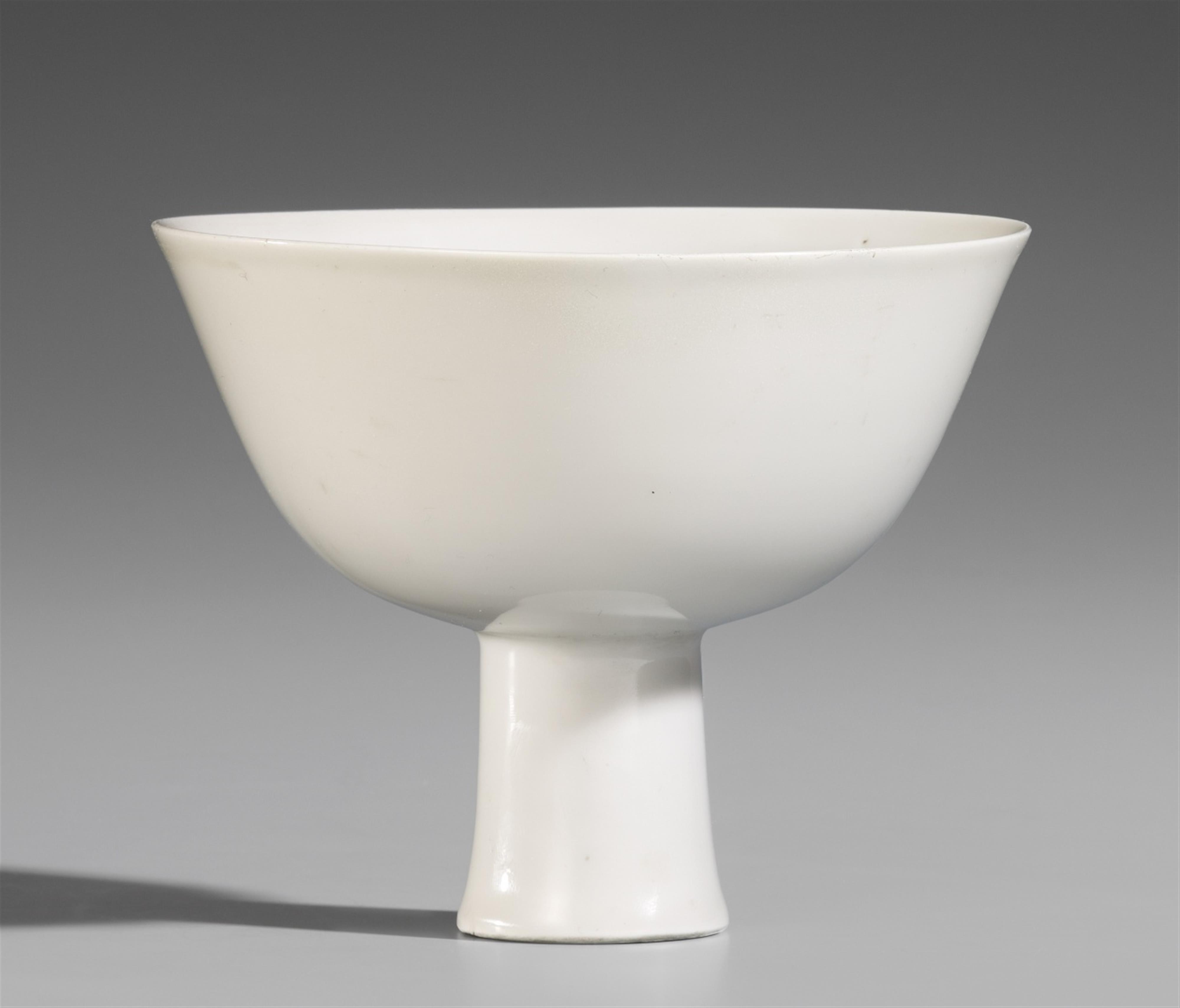 A white-glazed stem bowl. Ming dynasty (1368-1644), second half 15th century - image-1