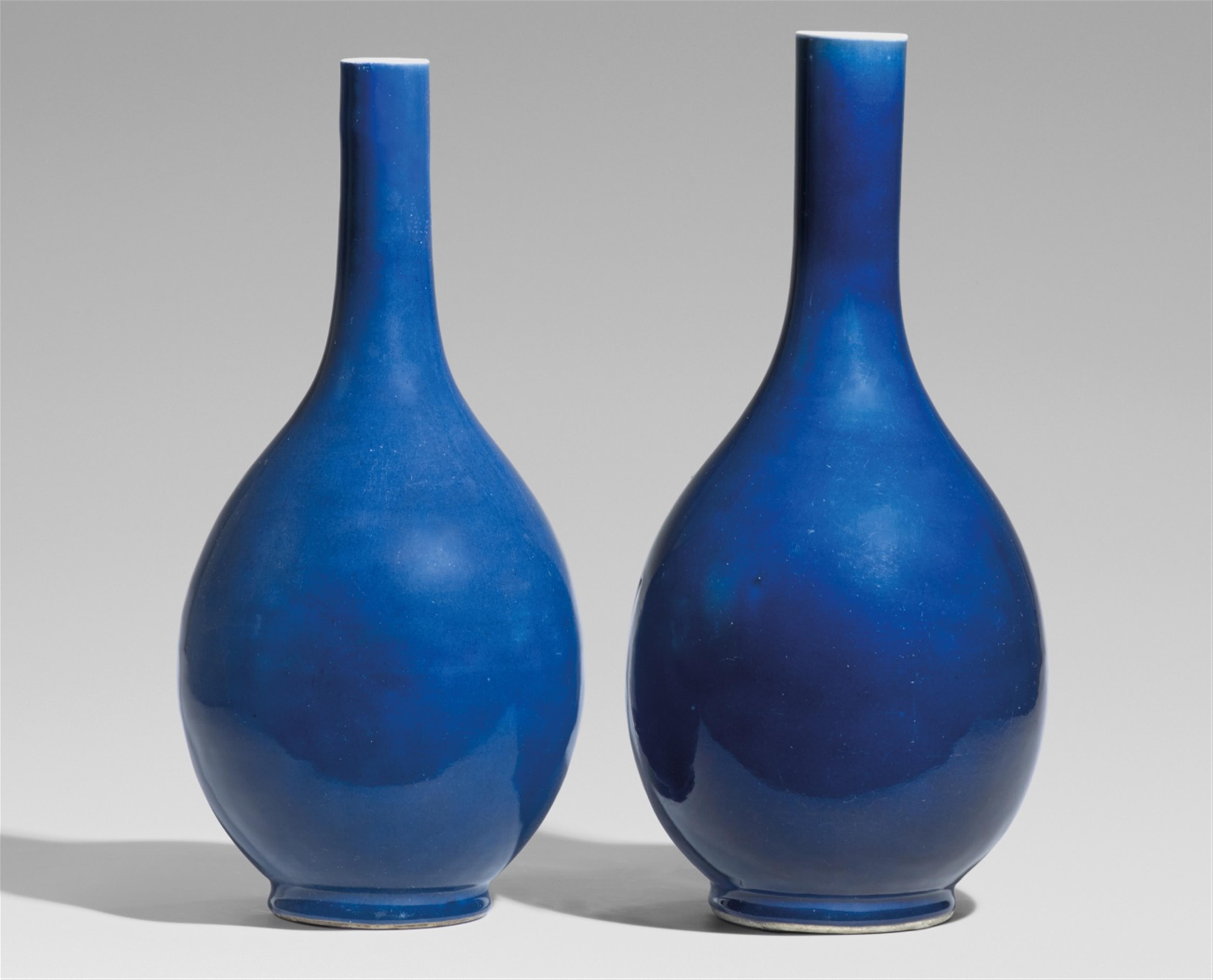 Two large blue-glazed vases. 18th century - image-1