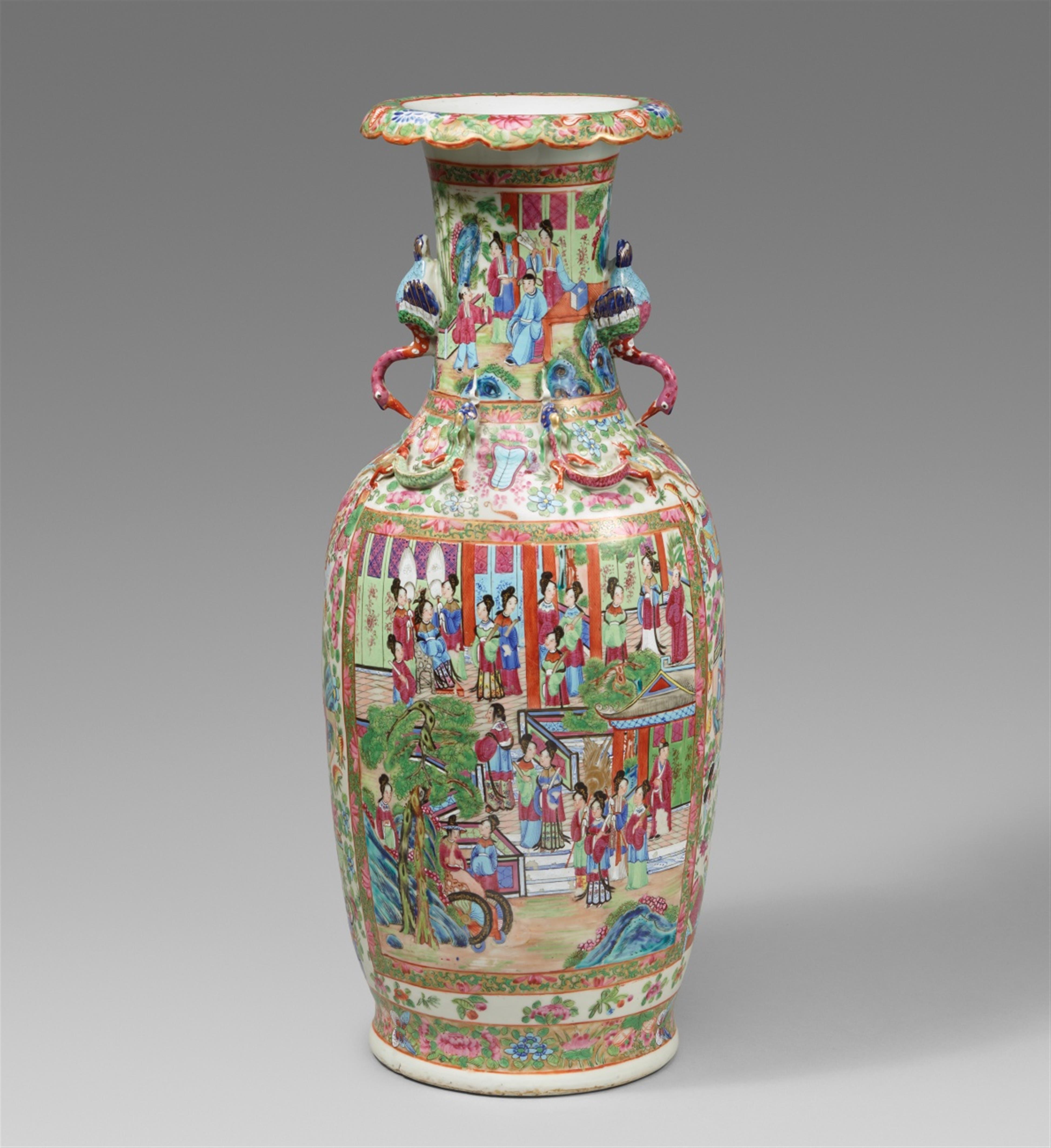 A large Canton famille rose vase. 19th century - image-1