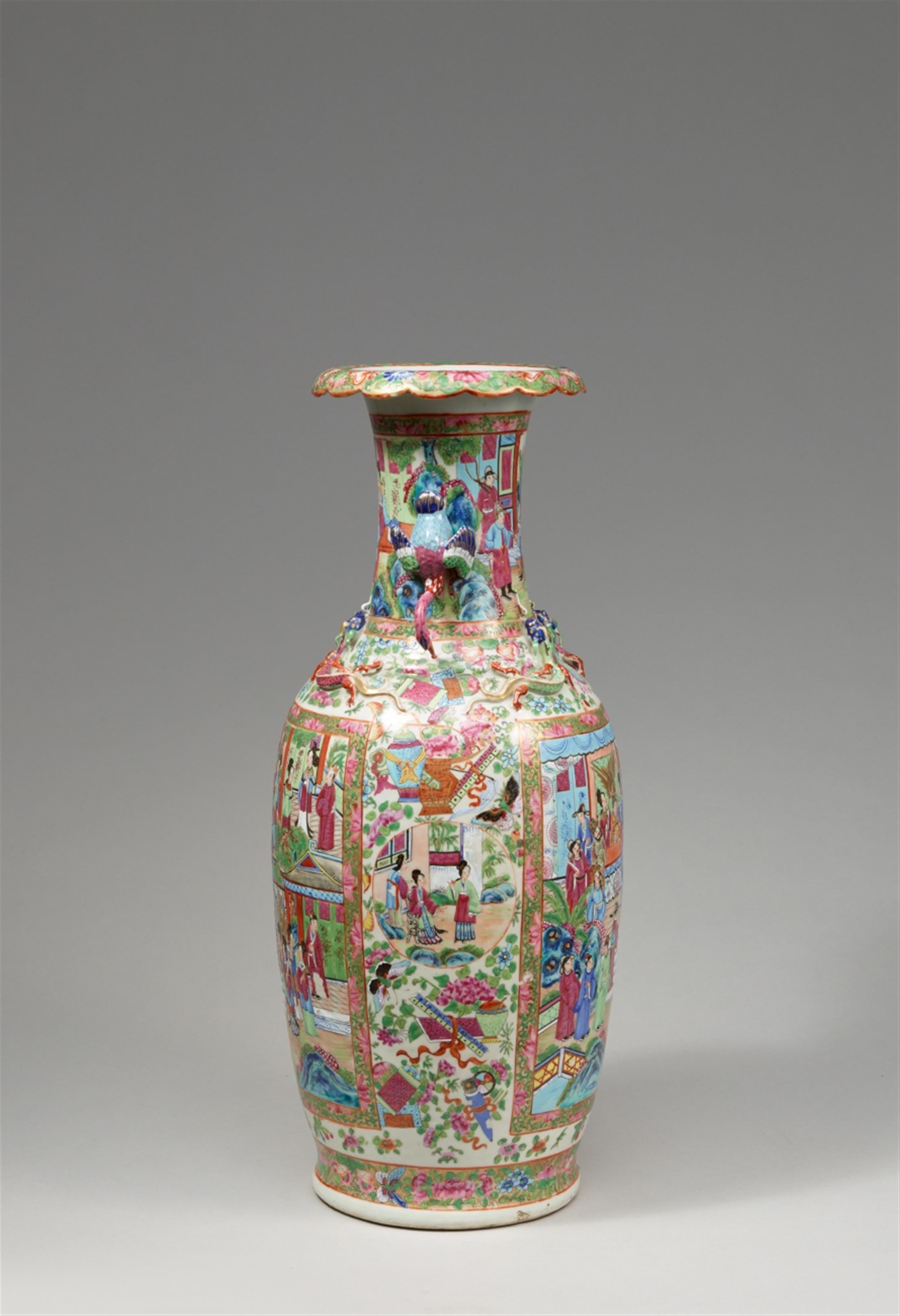 A large Canton famille rose vase. 19th century - image-4