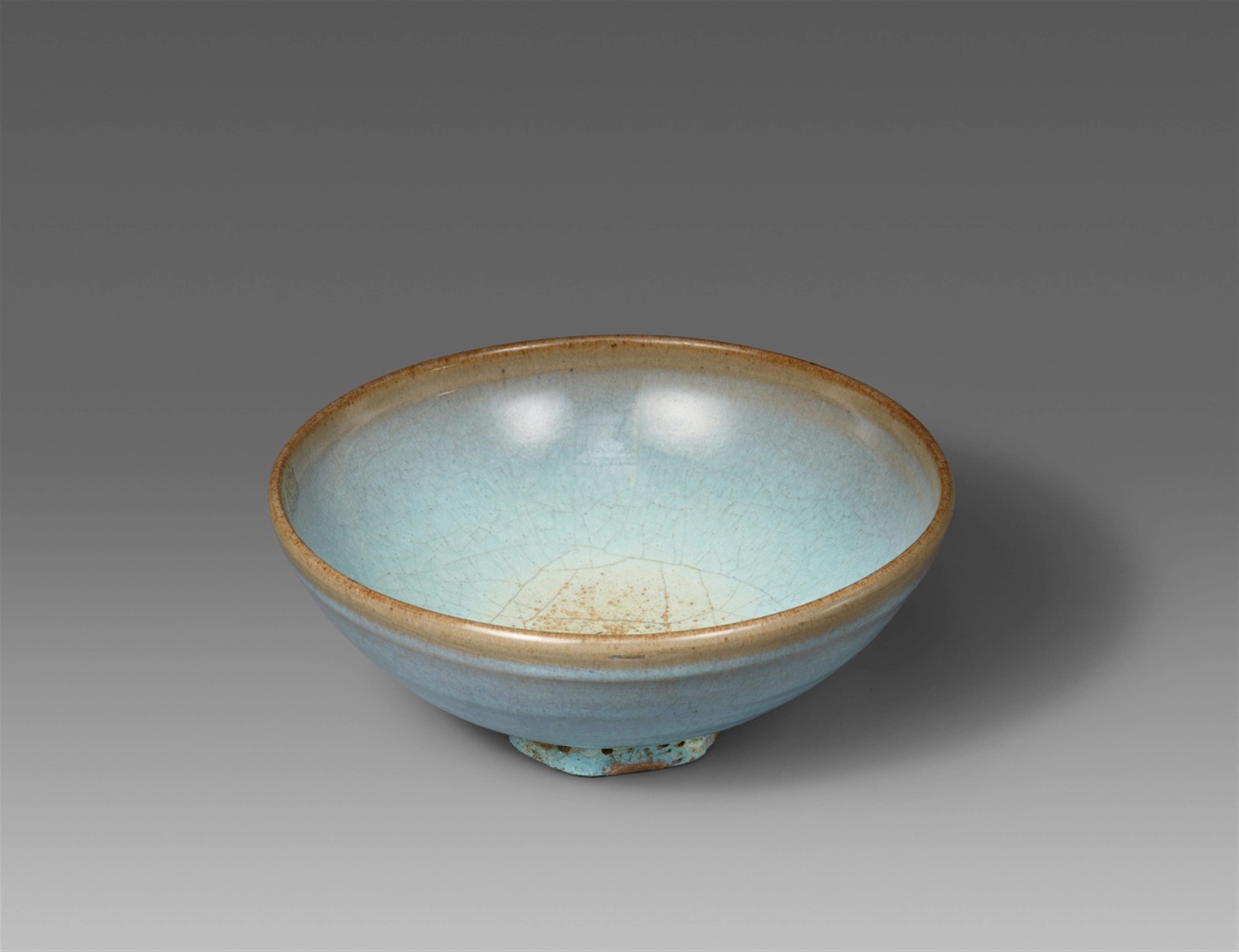 A Junyao blue-glazed bowl. Yuan Dynasty (1279-1368) - image-1